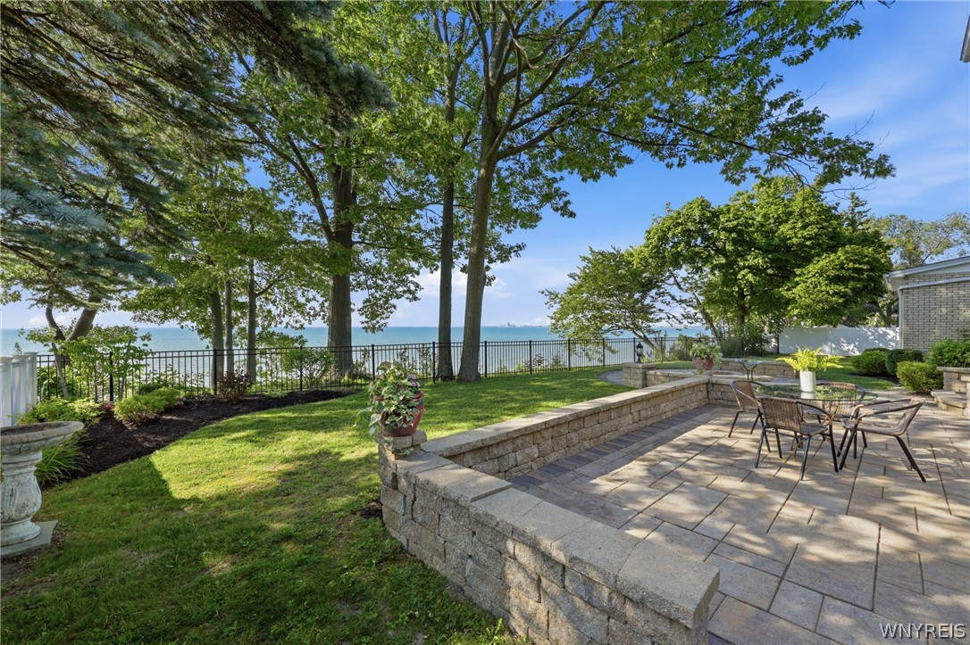 4548 Lake Shore Road