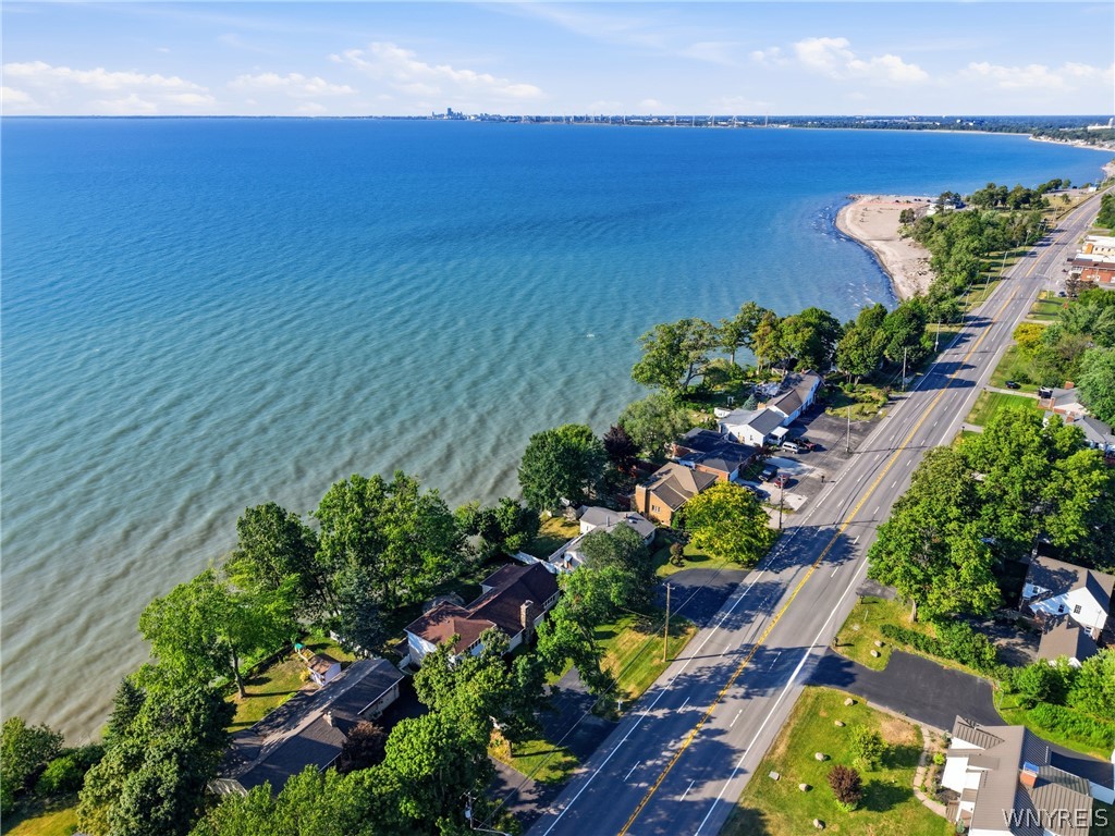 4548 Lake Shore Road