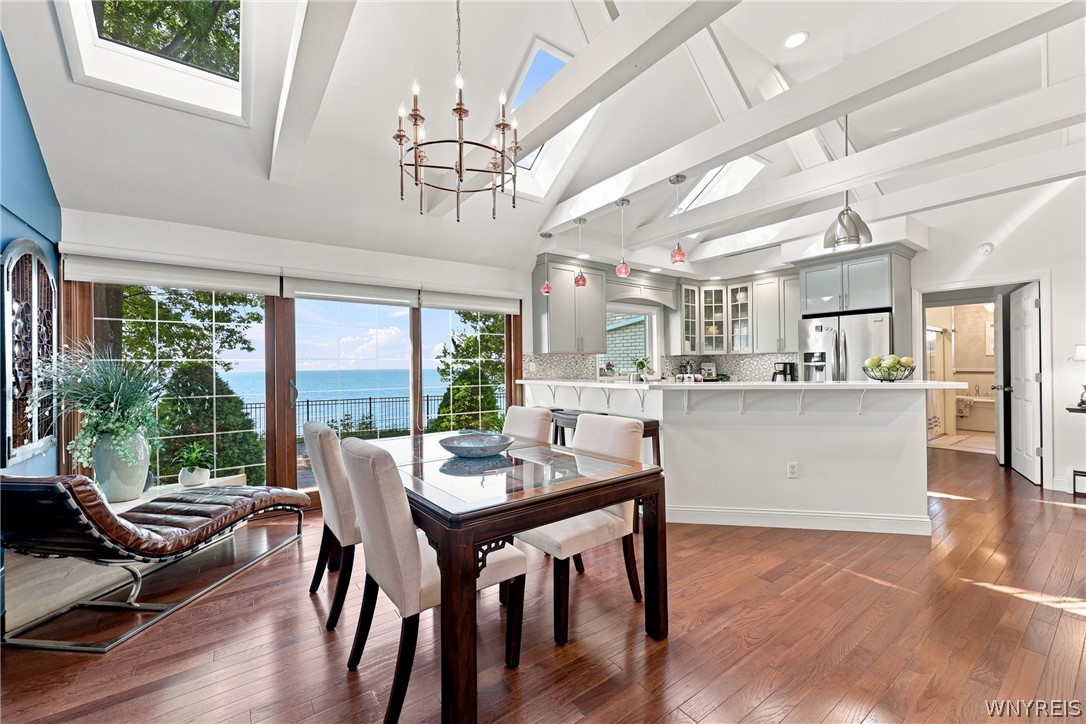 4548 Lake Shore Road