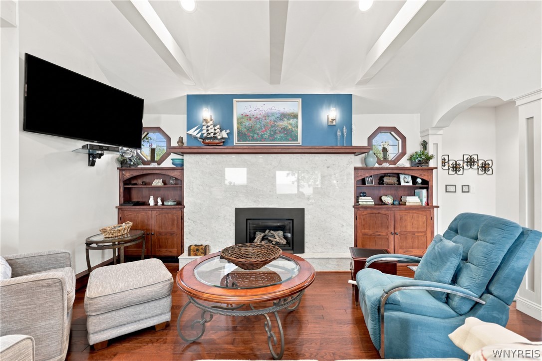 4548 Lake Shore Road