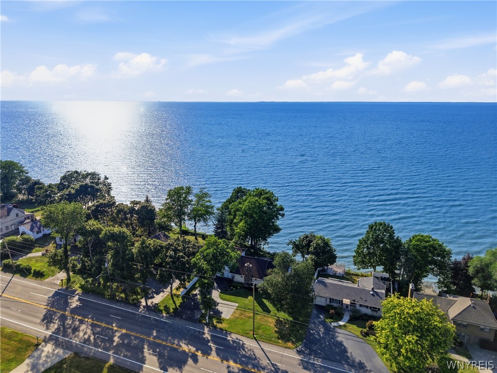 4548 Lake Shore Road