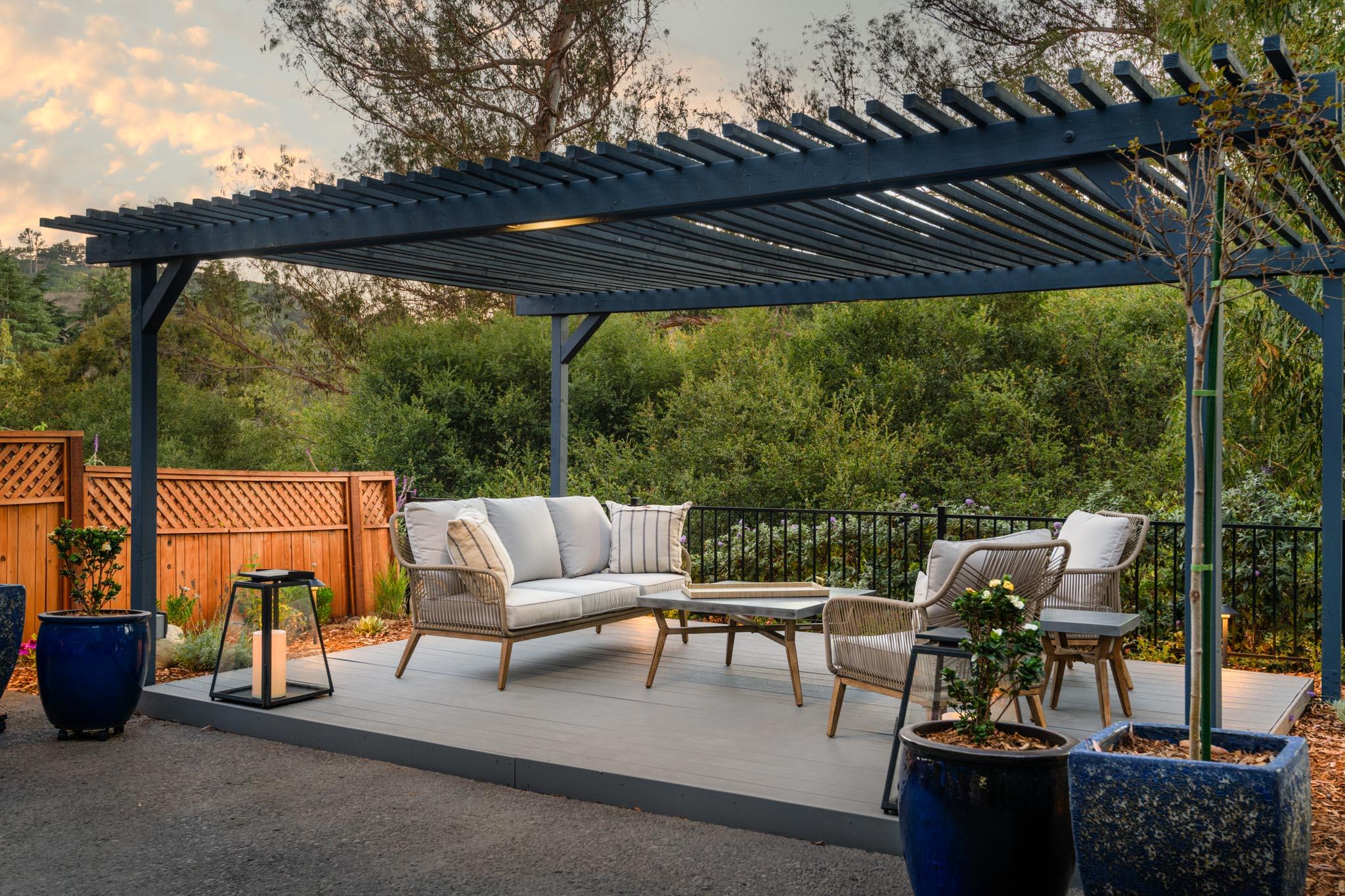 734 Calle De Los Amigos