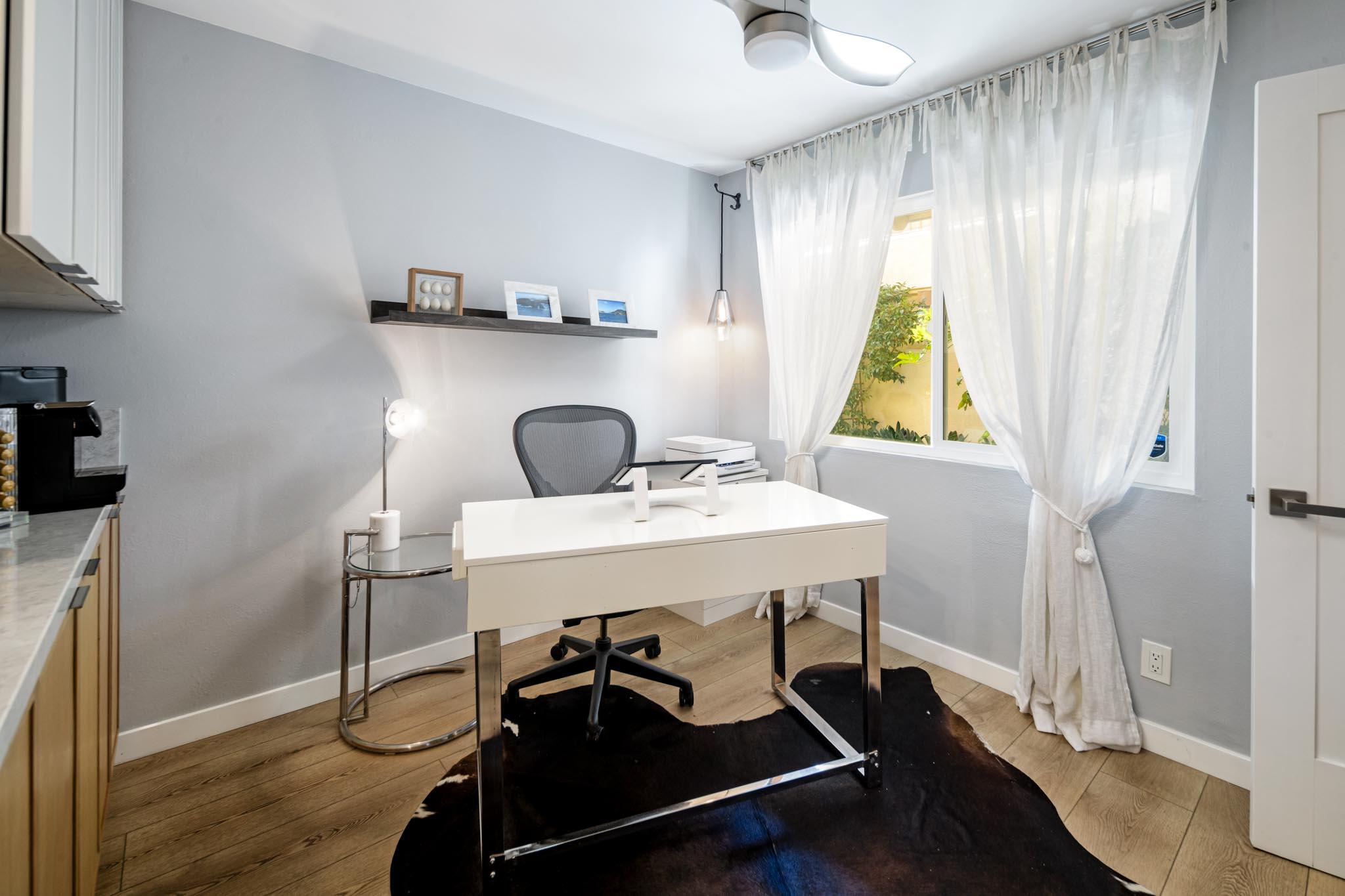 734 Calle De Los Amigos