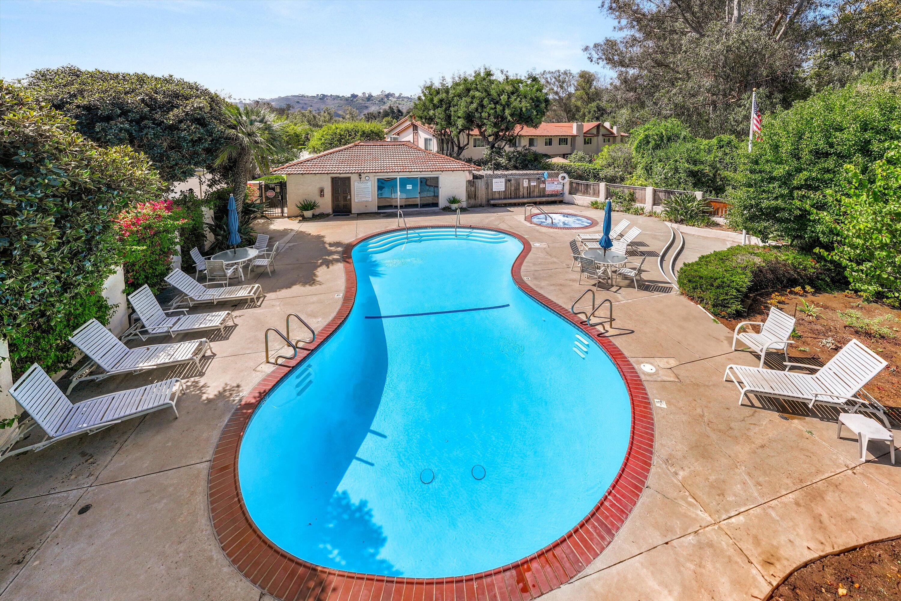 734 Calle De Los Amigos