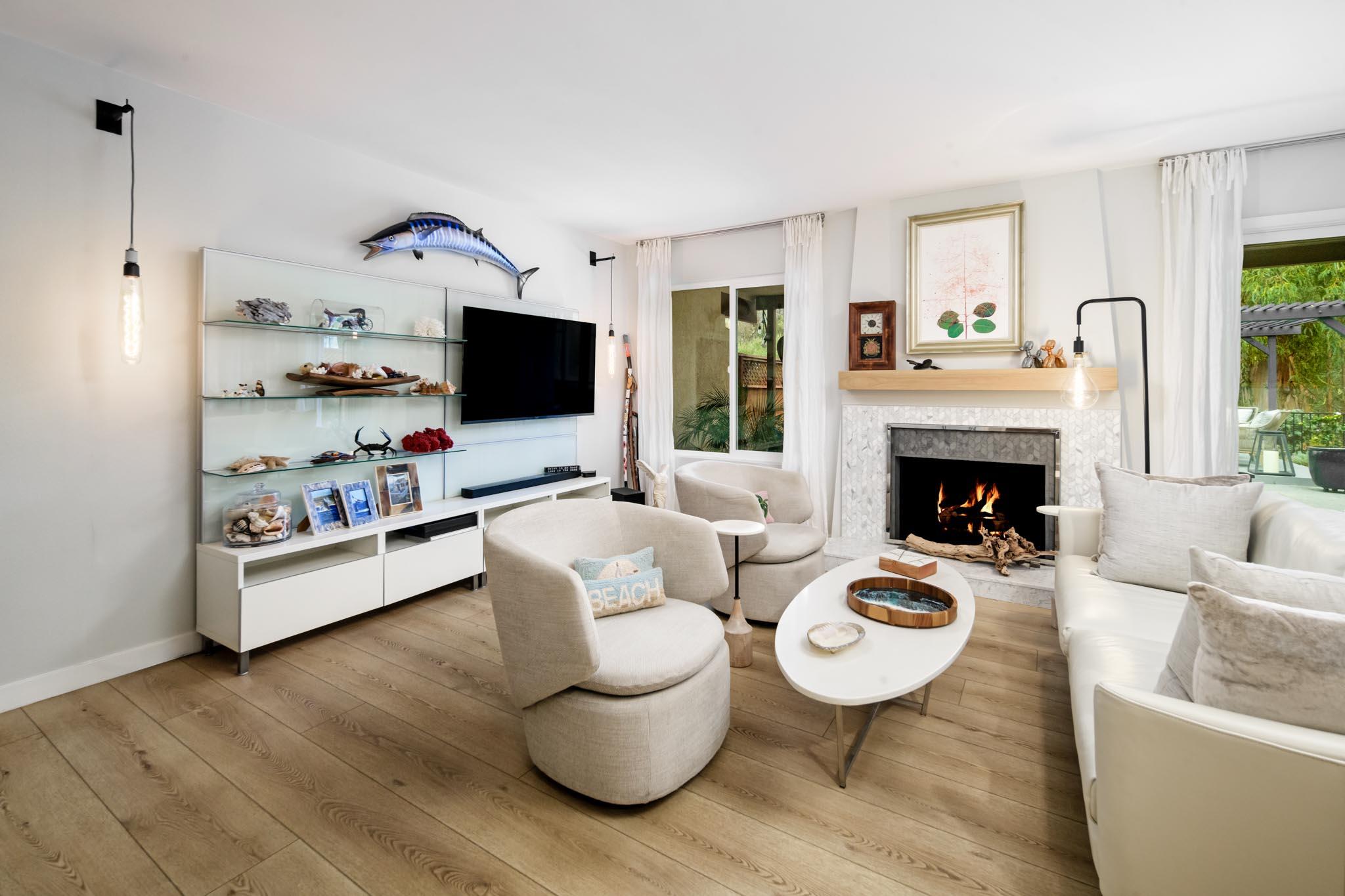 734 Calle De Los Amigos