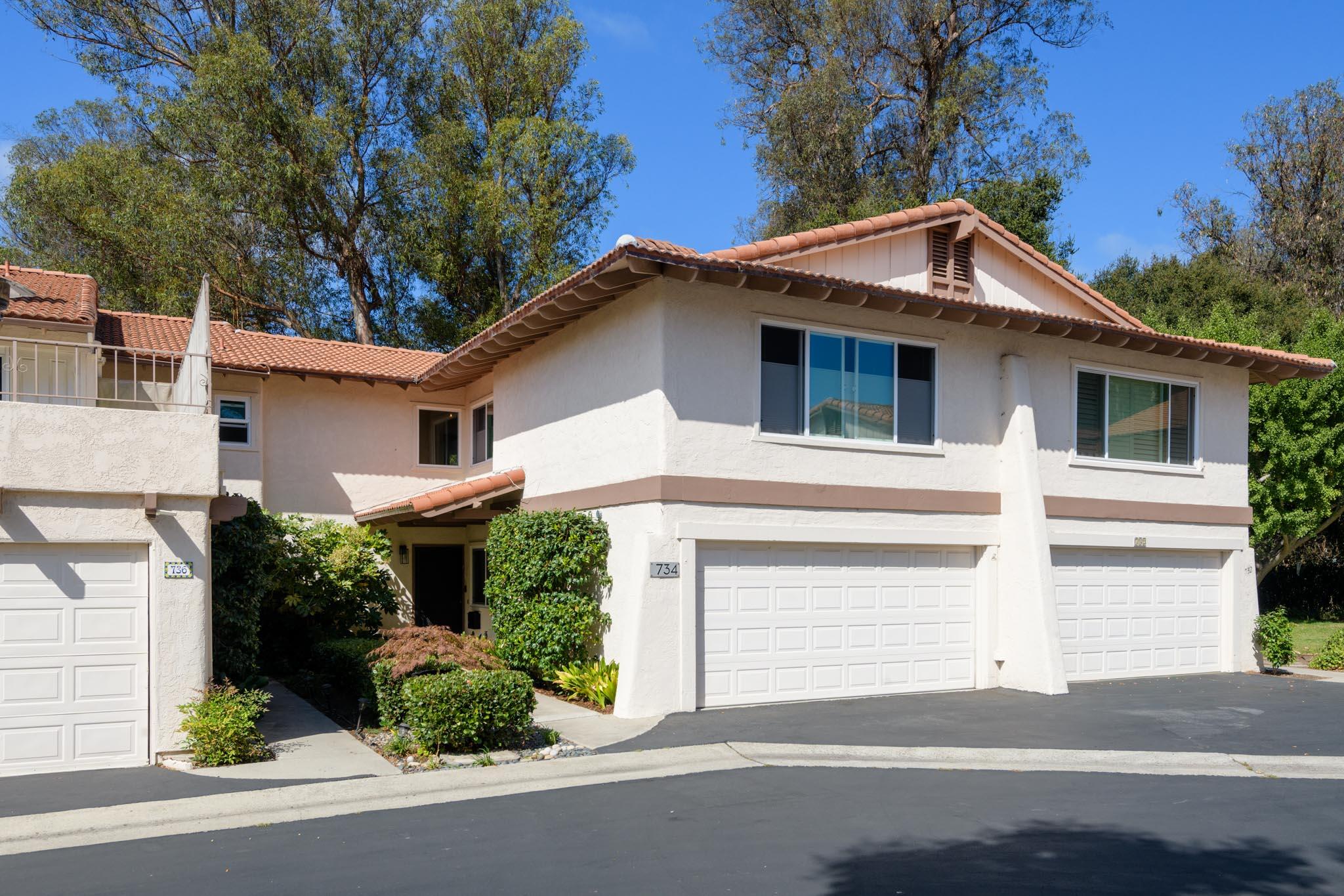 734 Calle De Los Amigos