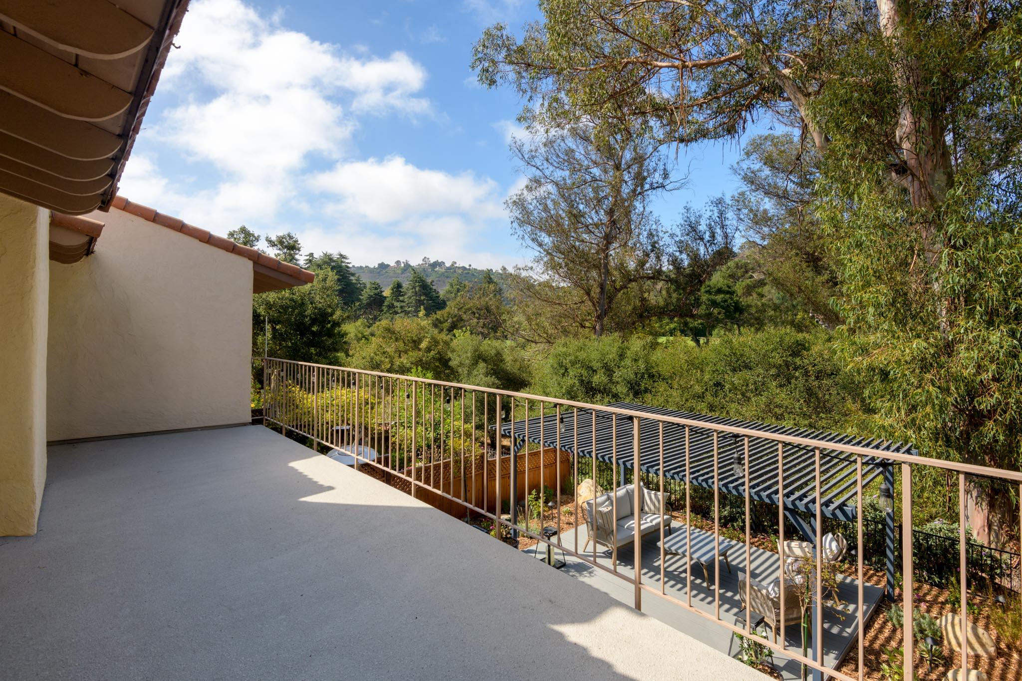 734 Calle De Los Amigos