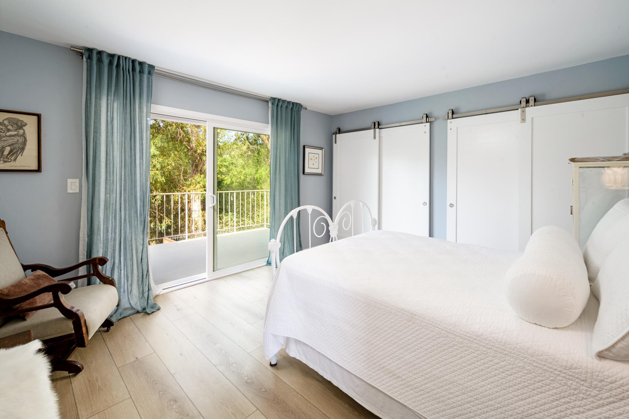 734 Calle De Los Amigos