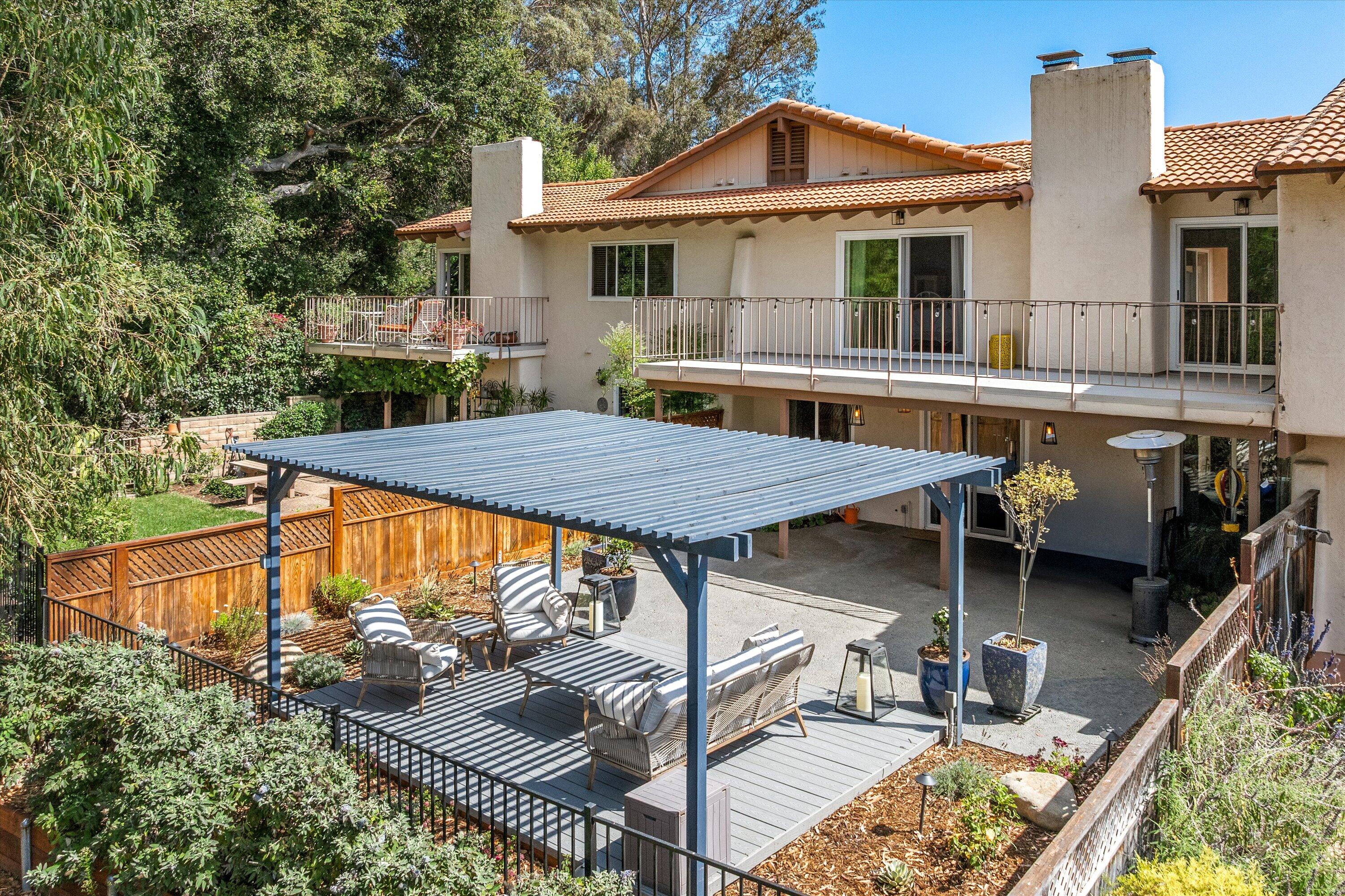 734 Calle De Los Amigos