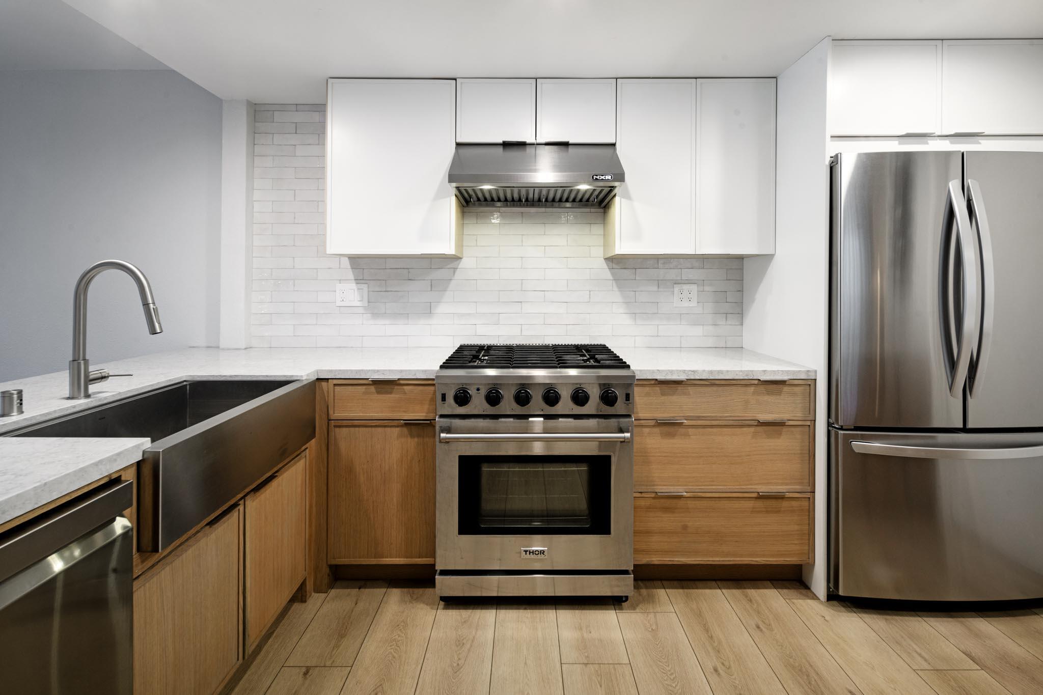 734 Calle De Los Amigos