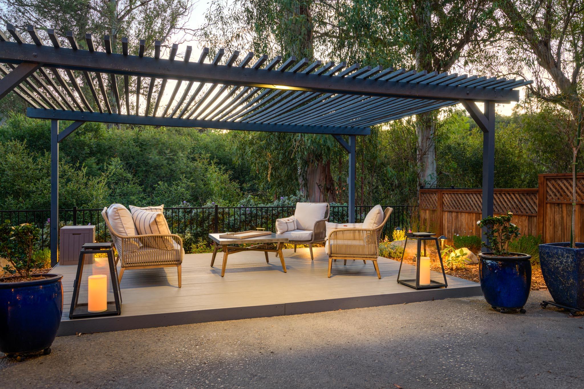 734 Calle De Los Amigos