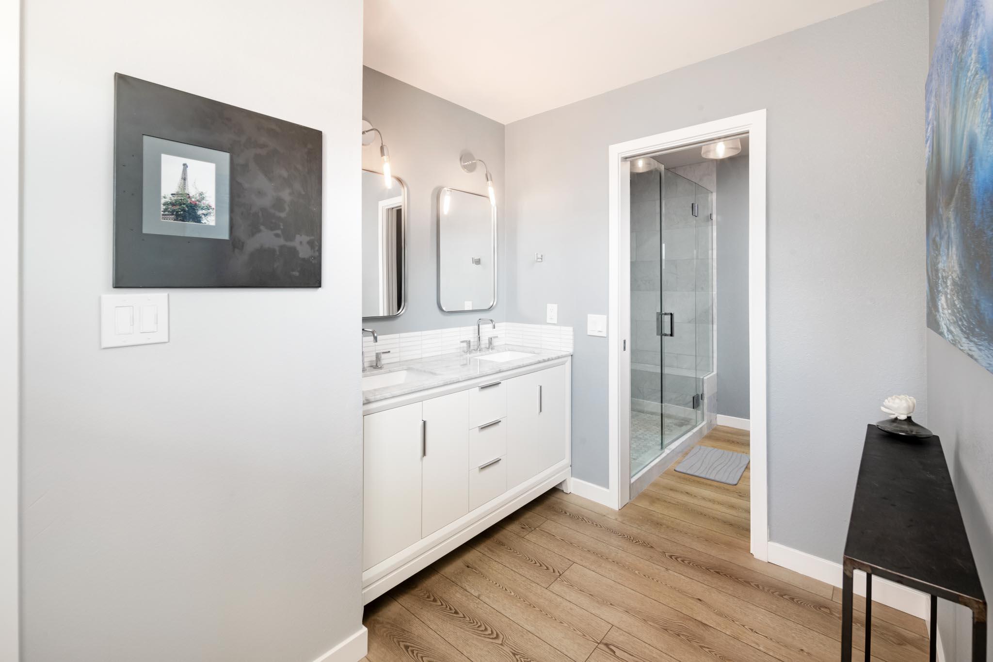 734 Calle De Los Amigos