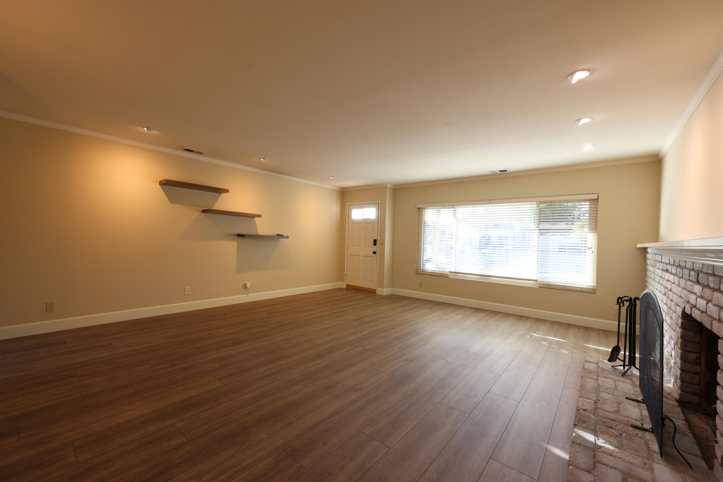 334 Consuelo Drive, A