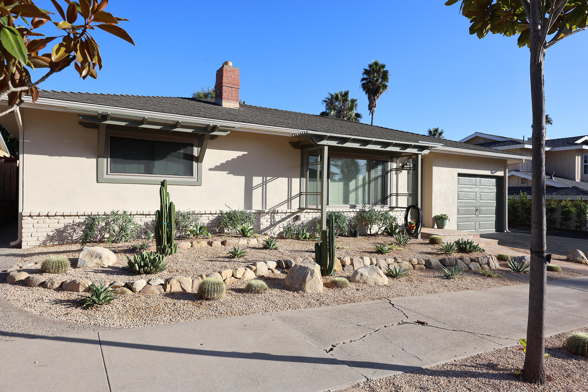 334 Consuelo Drive, A