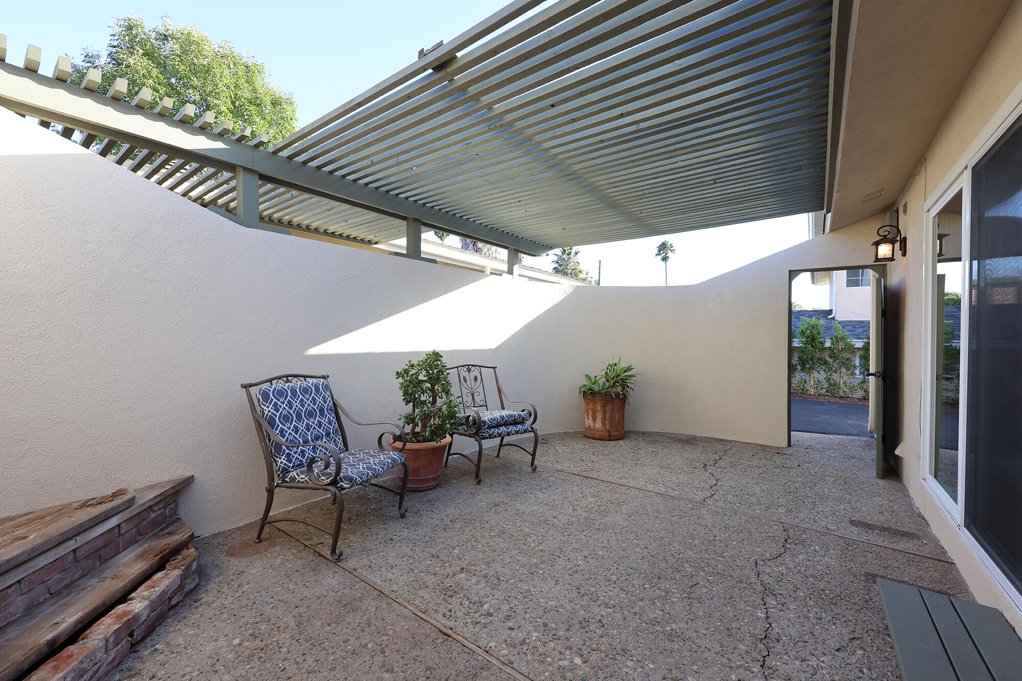 334 Consuelo Drive, A