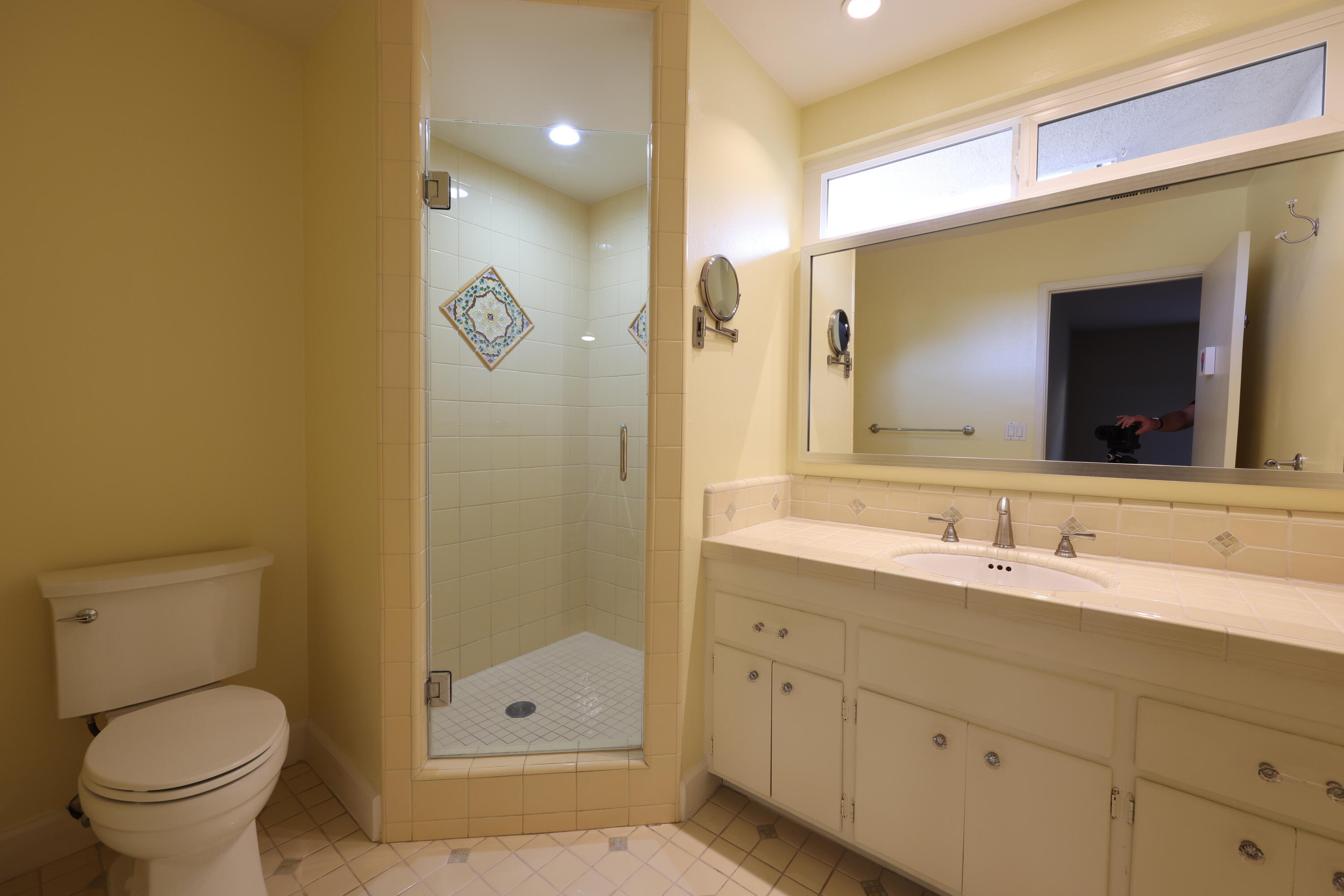 334 Consuelo Drive, A