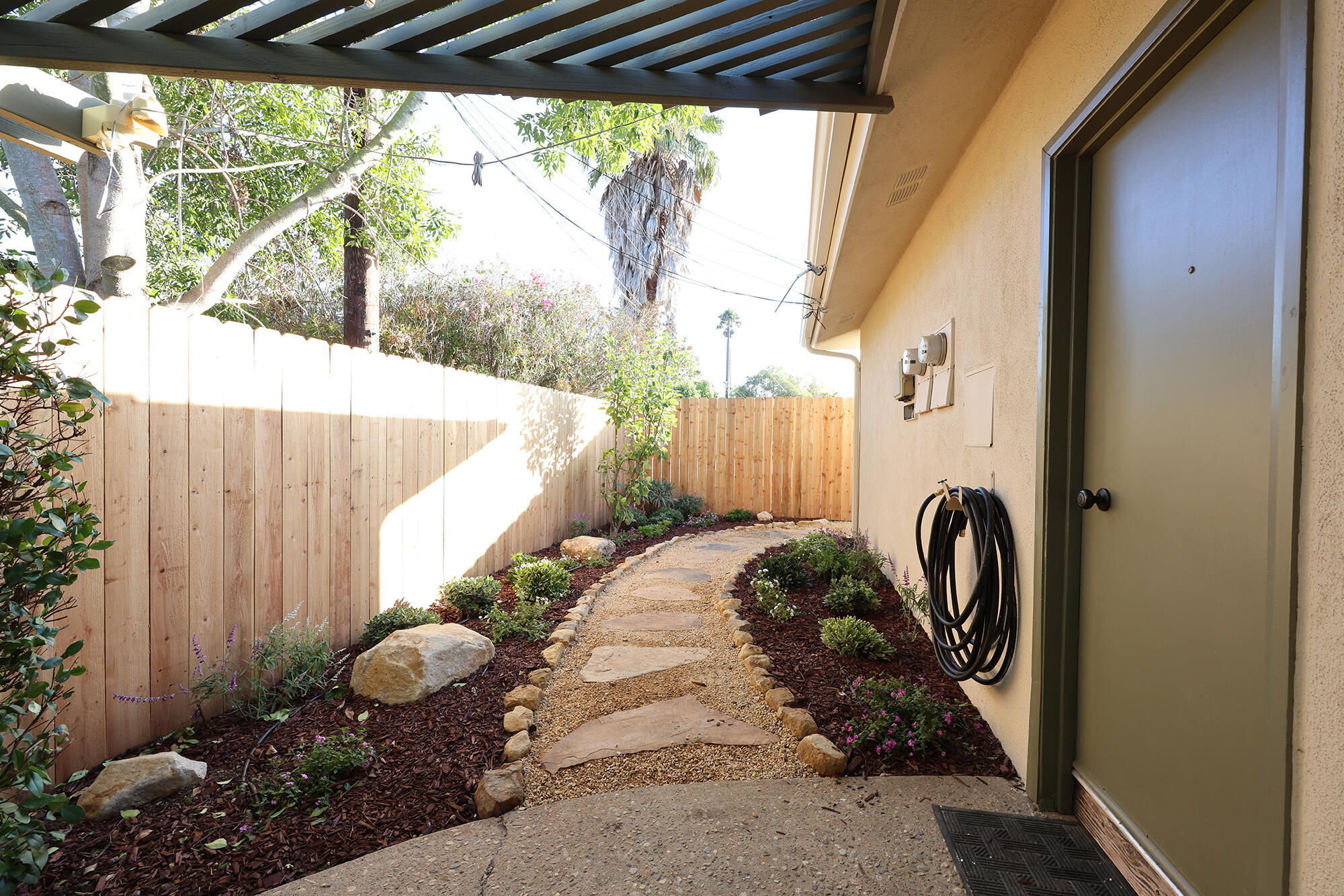 334 Consuelo Drive, B