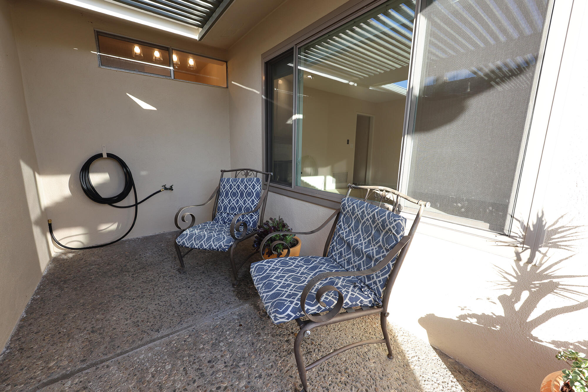 334 Consuelo Drive, B