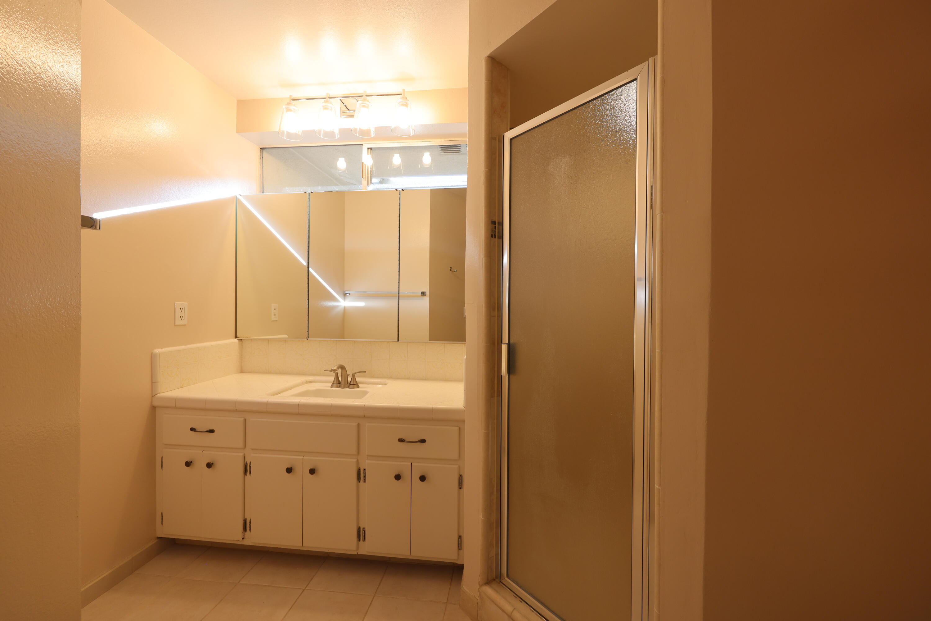 334 Consuelo Drive, B