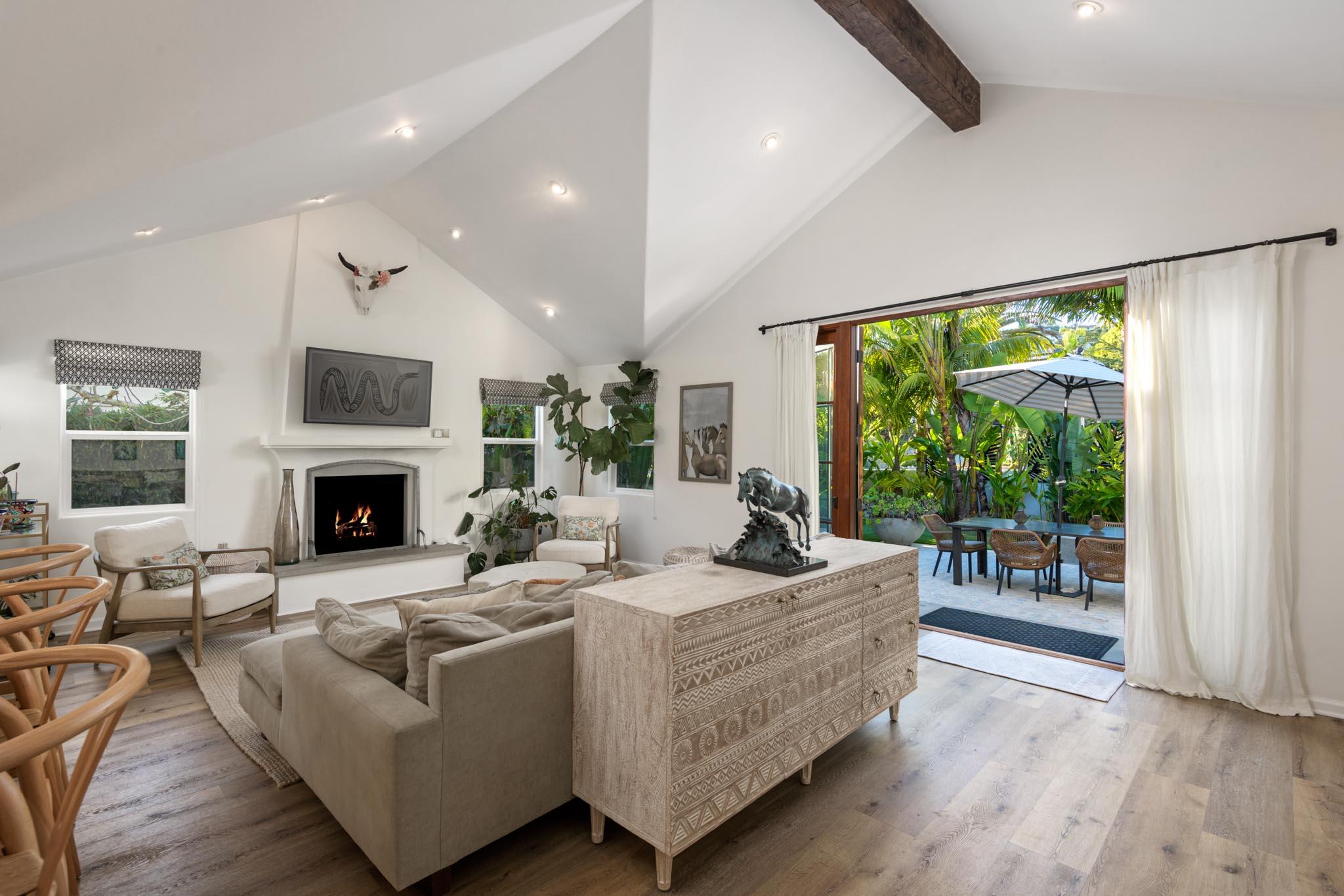 1109 Las Olas Avenue