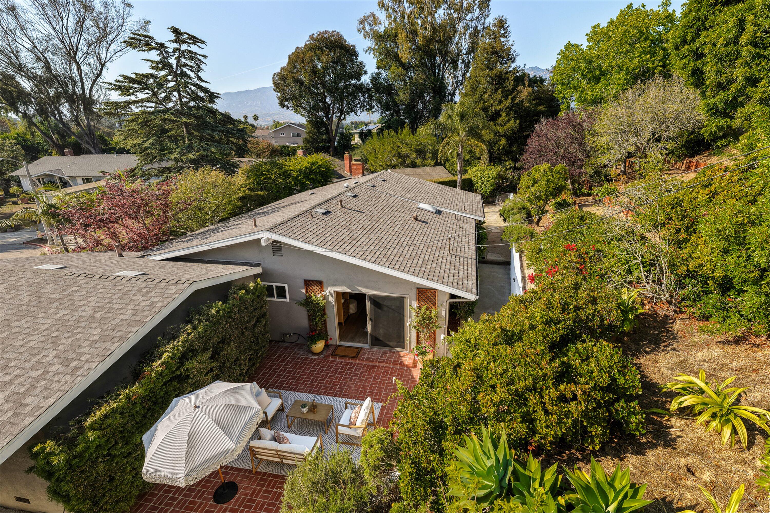 805 Vincente Way