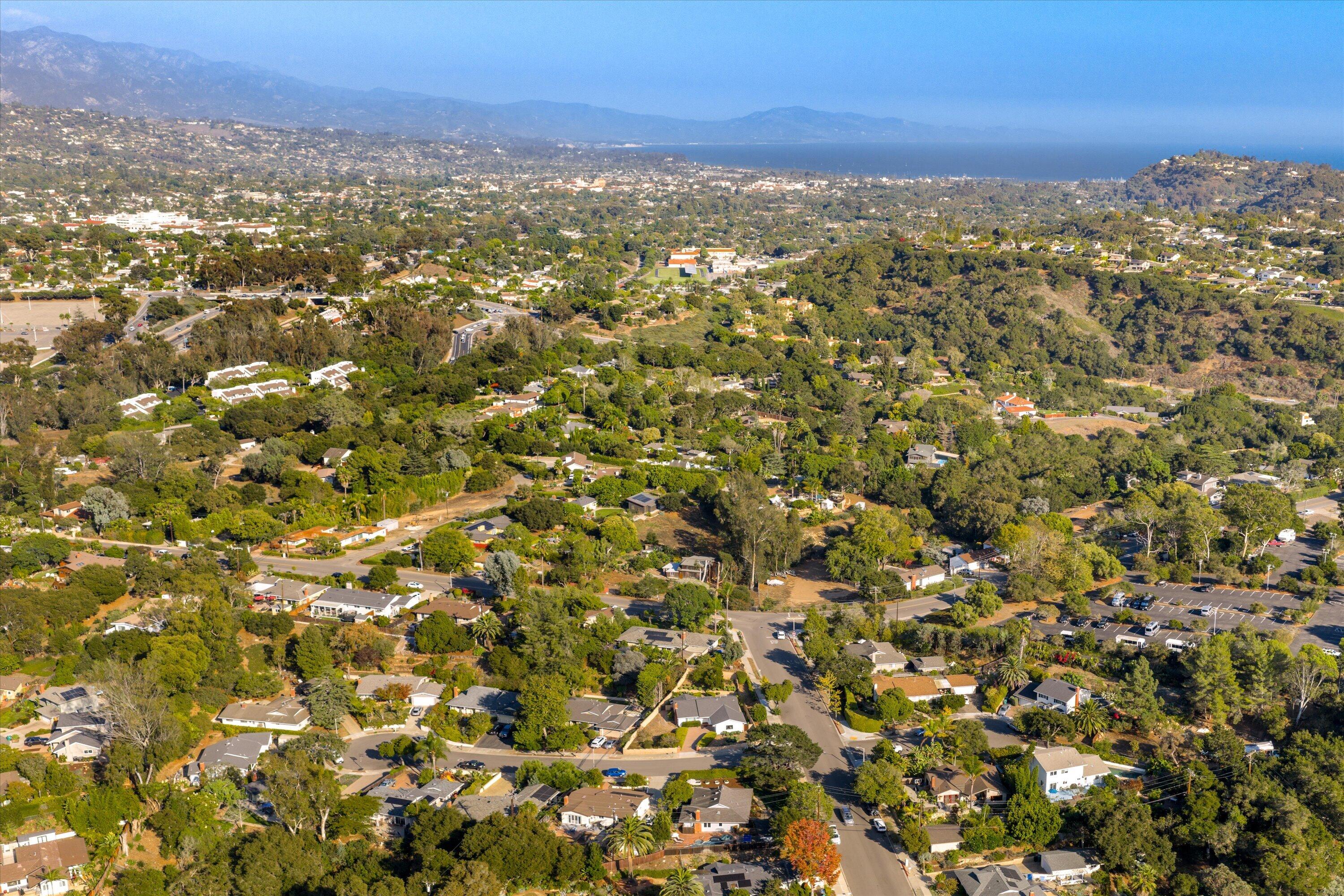 805 Vincente Way