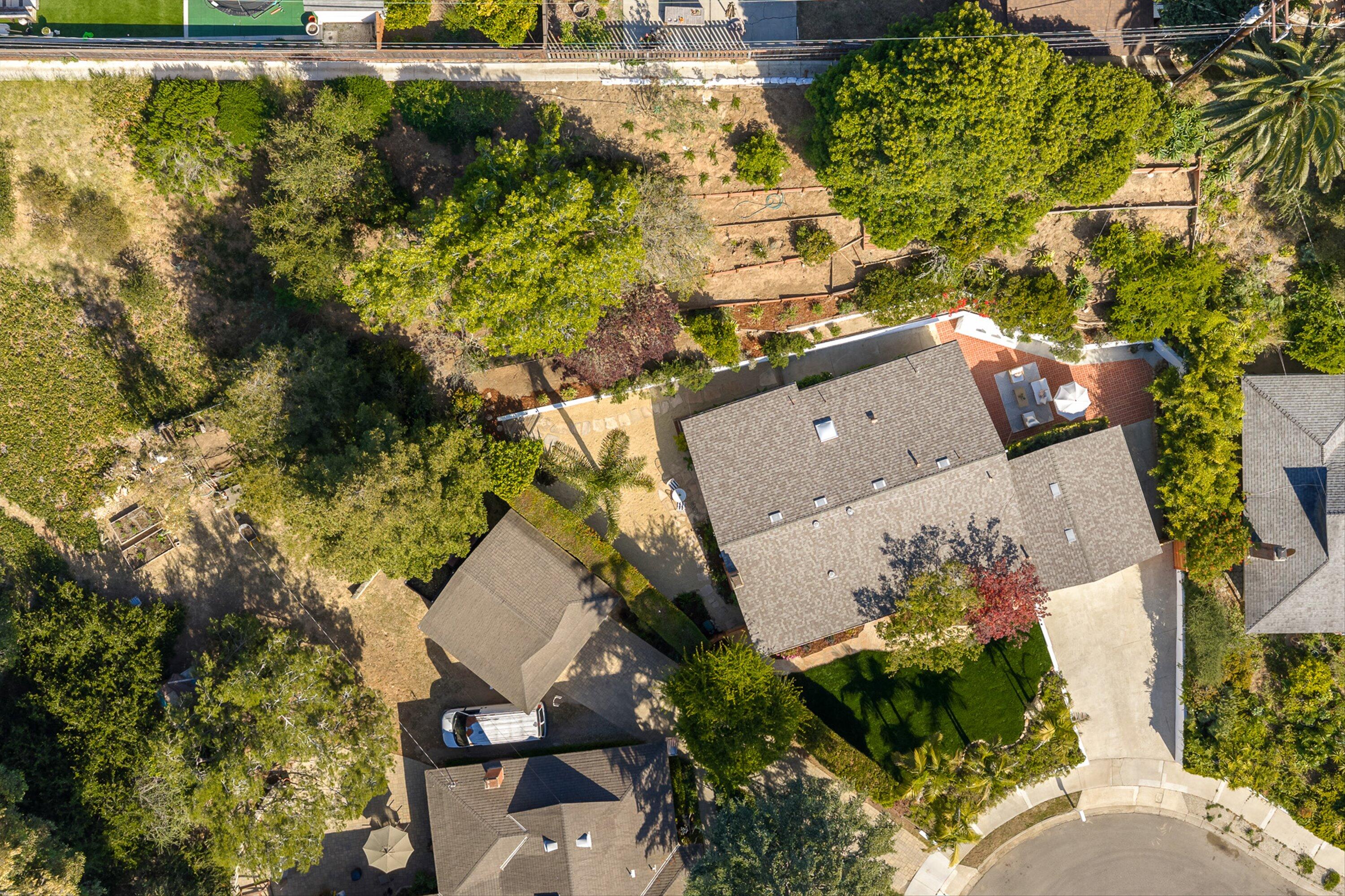 805 Vincente Way
