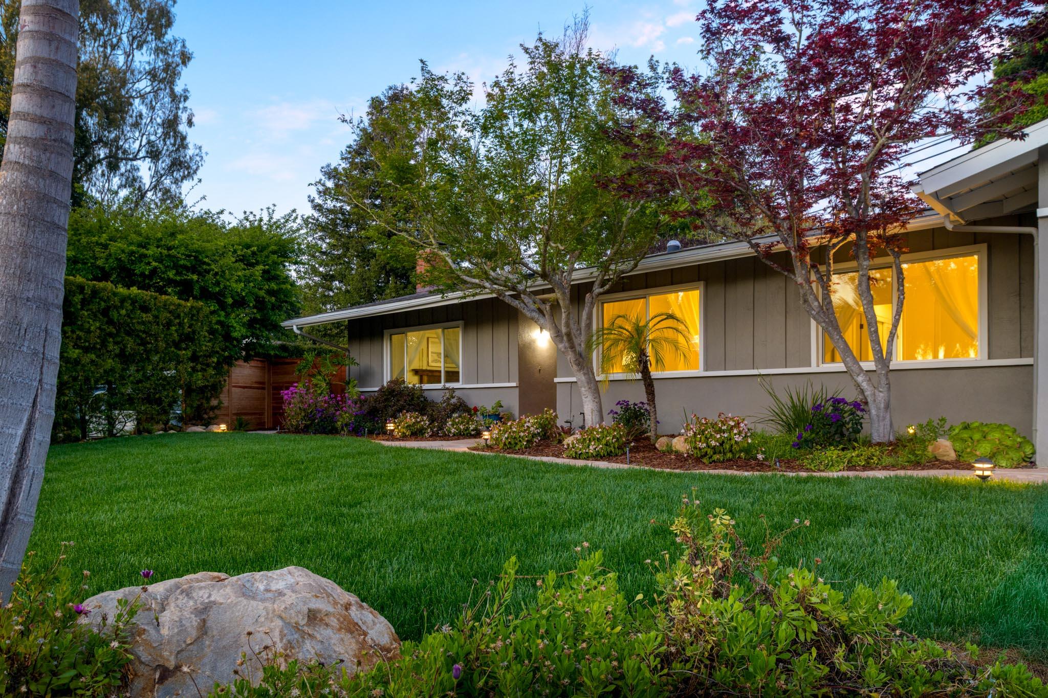 805 Vincente Way