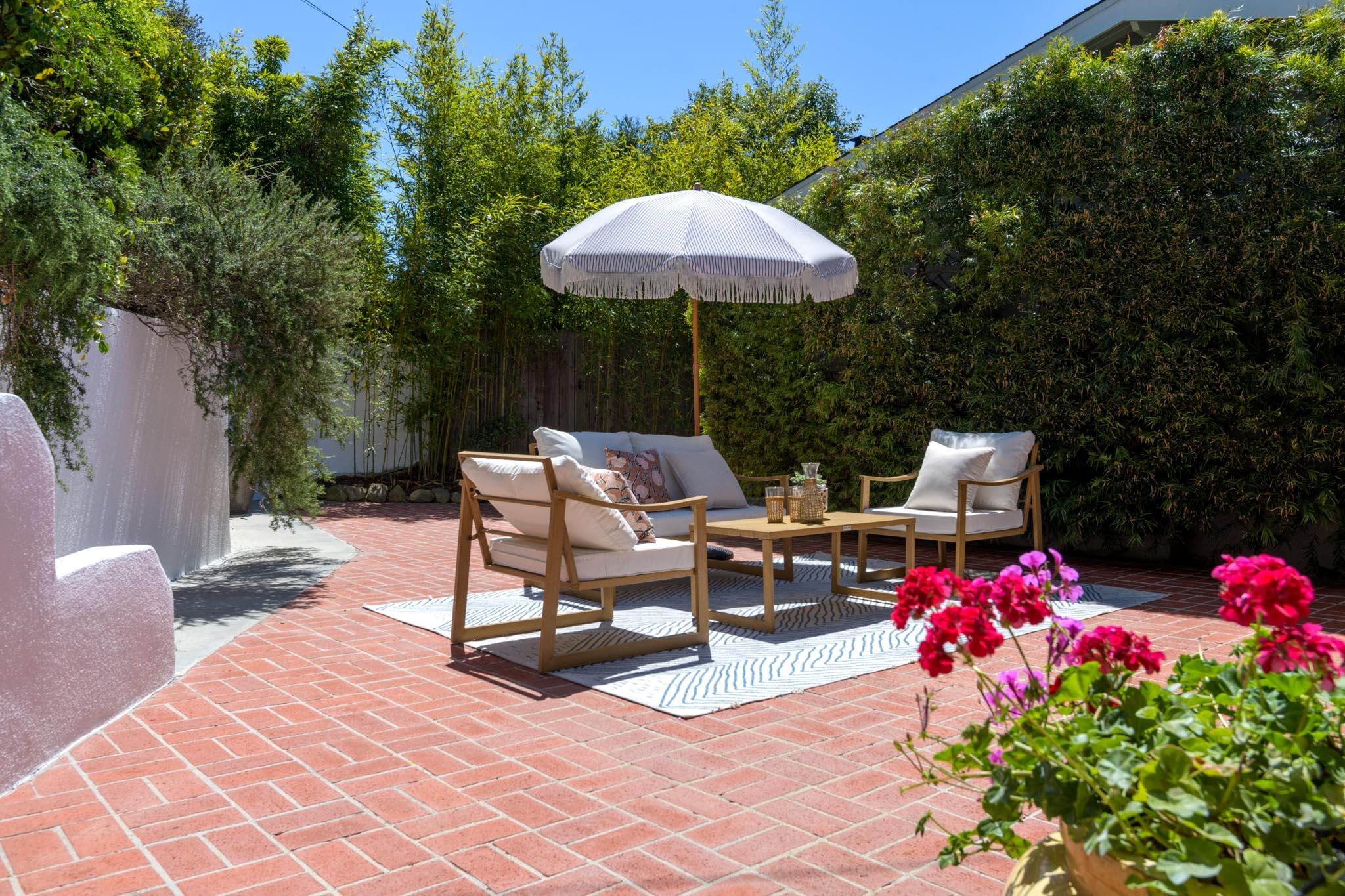 805 Vincente Way