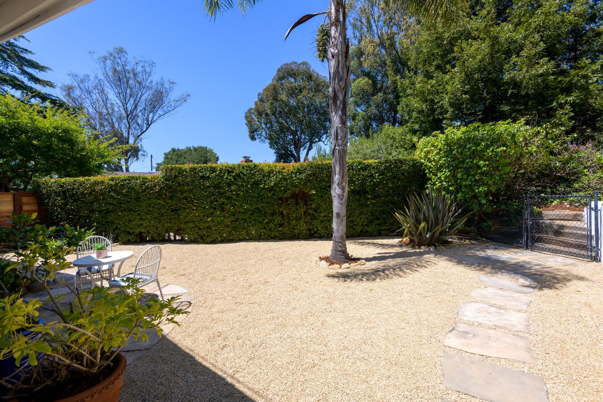 805 Vincente Way