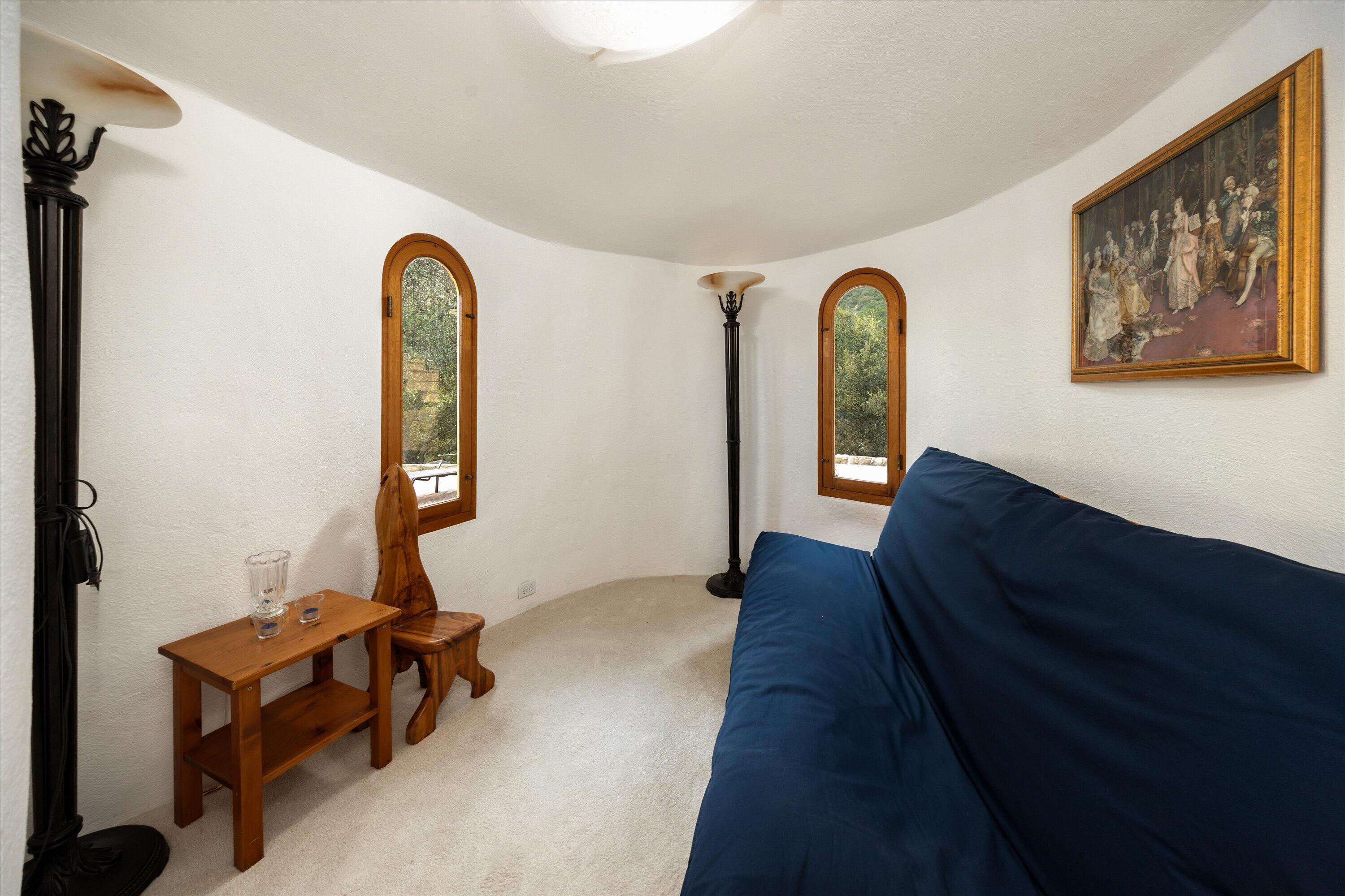 280 W Mountain Drive