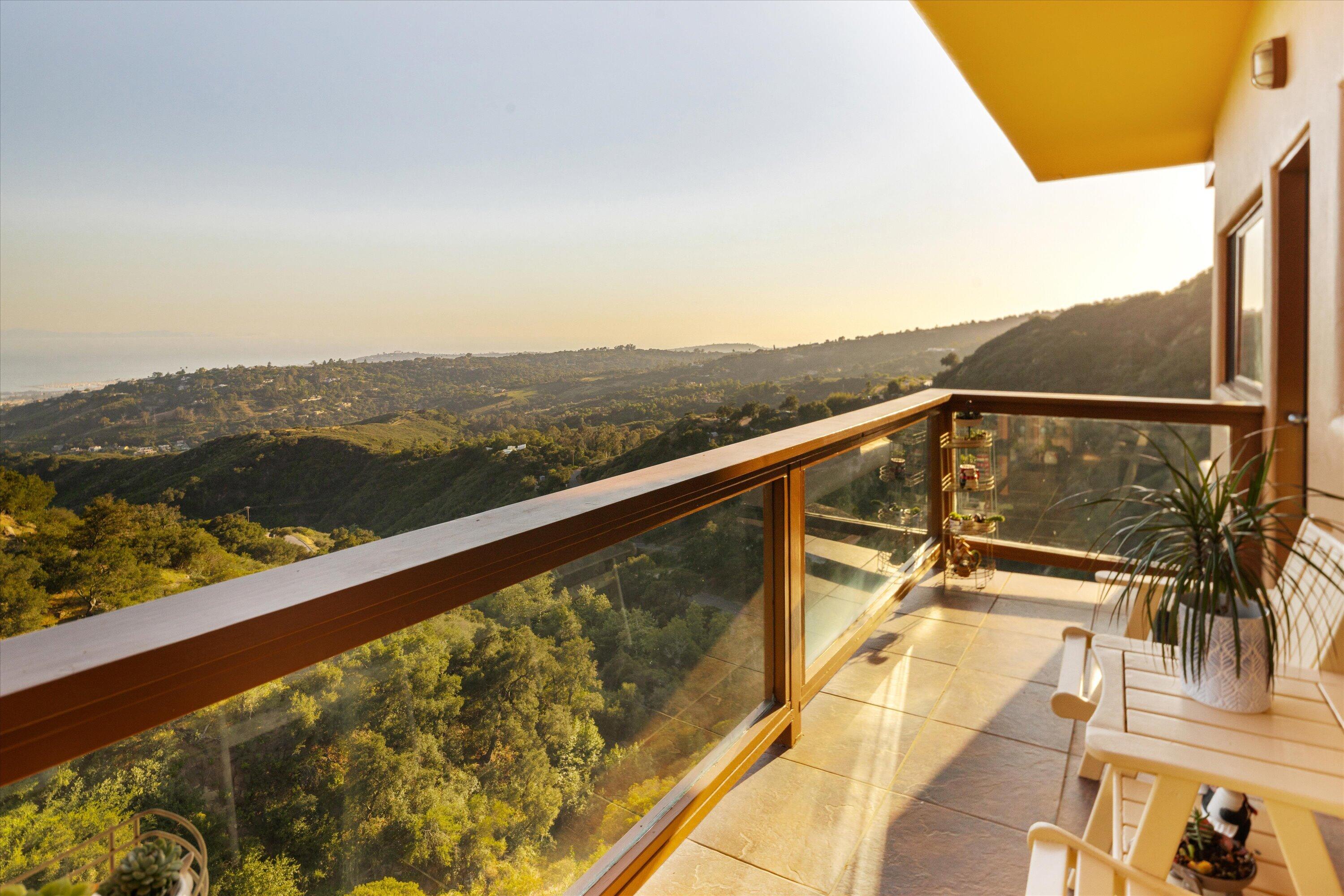 280 W Mountain Drive