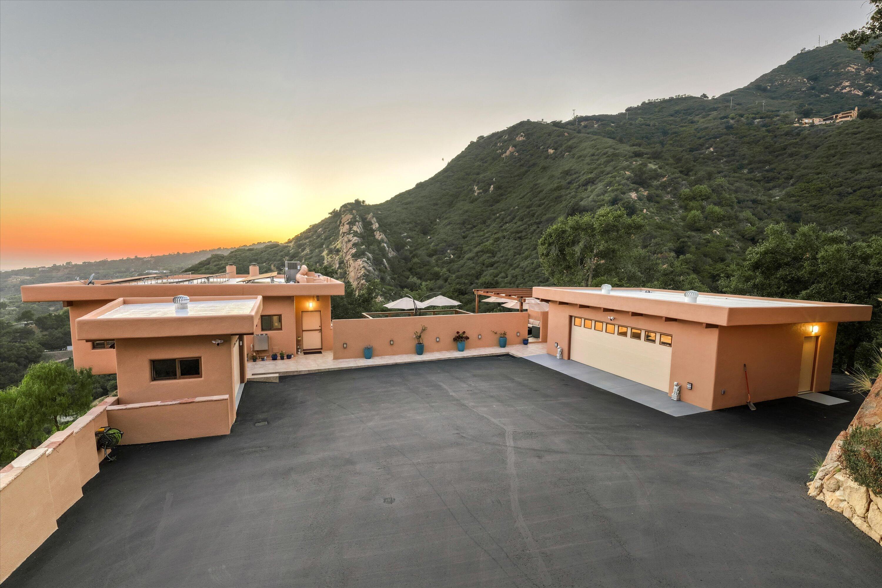 280 W Mountain Drive
