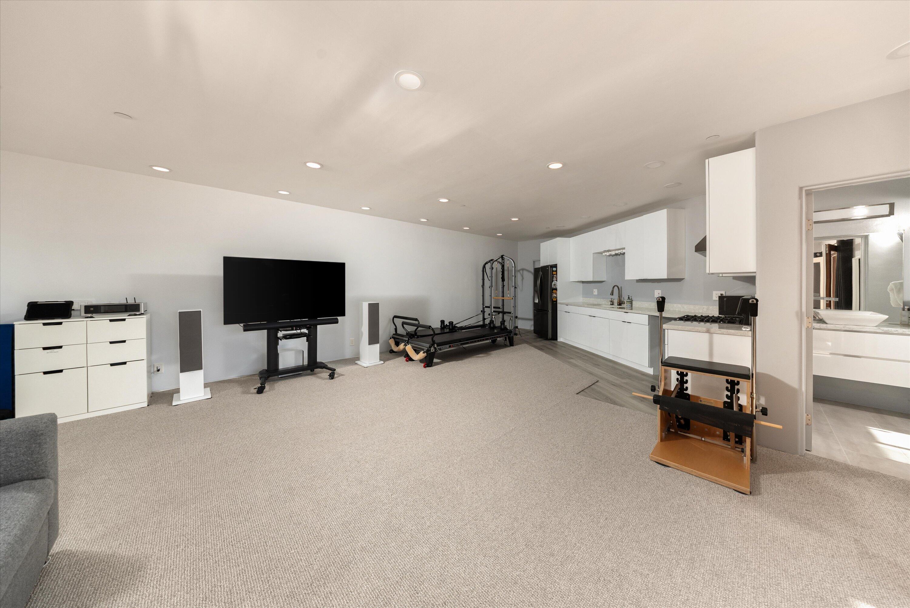 280 W Mountain Drive