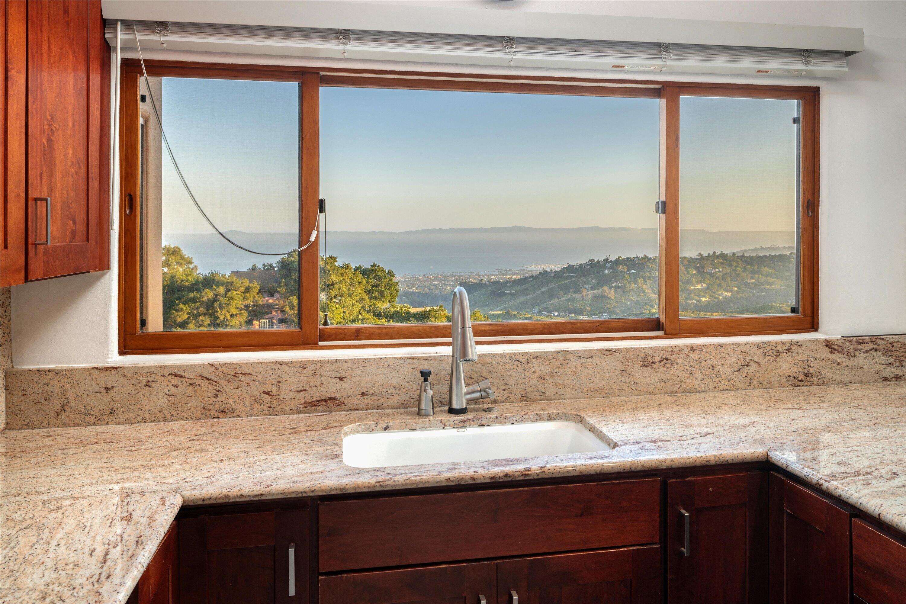 280 W Mountain Drive