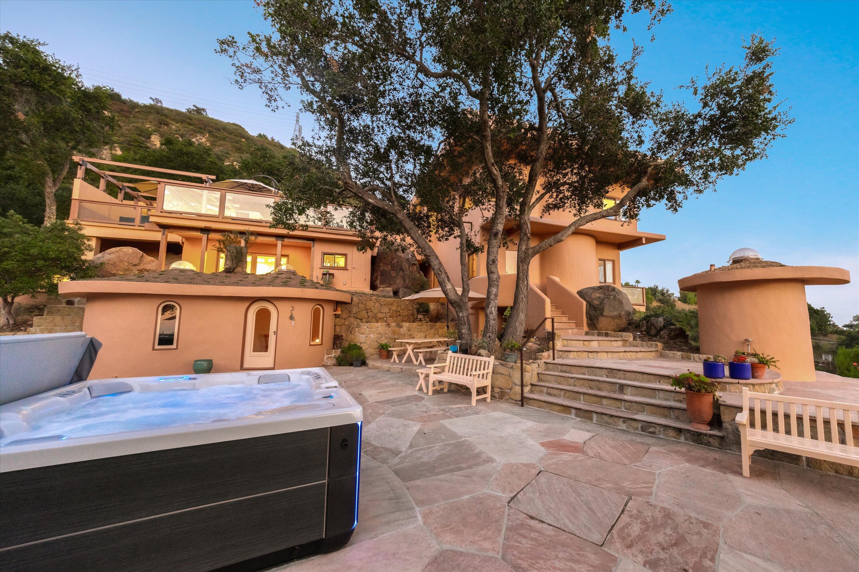 280 W Mountain Drive