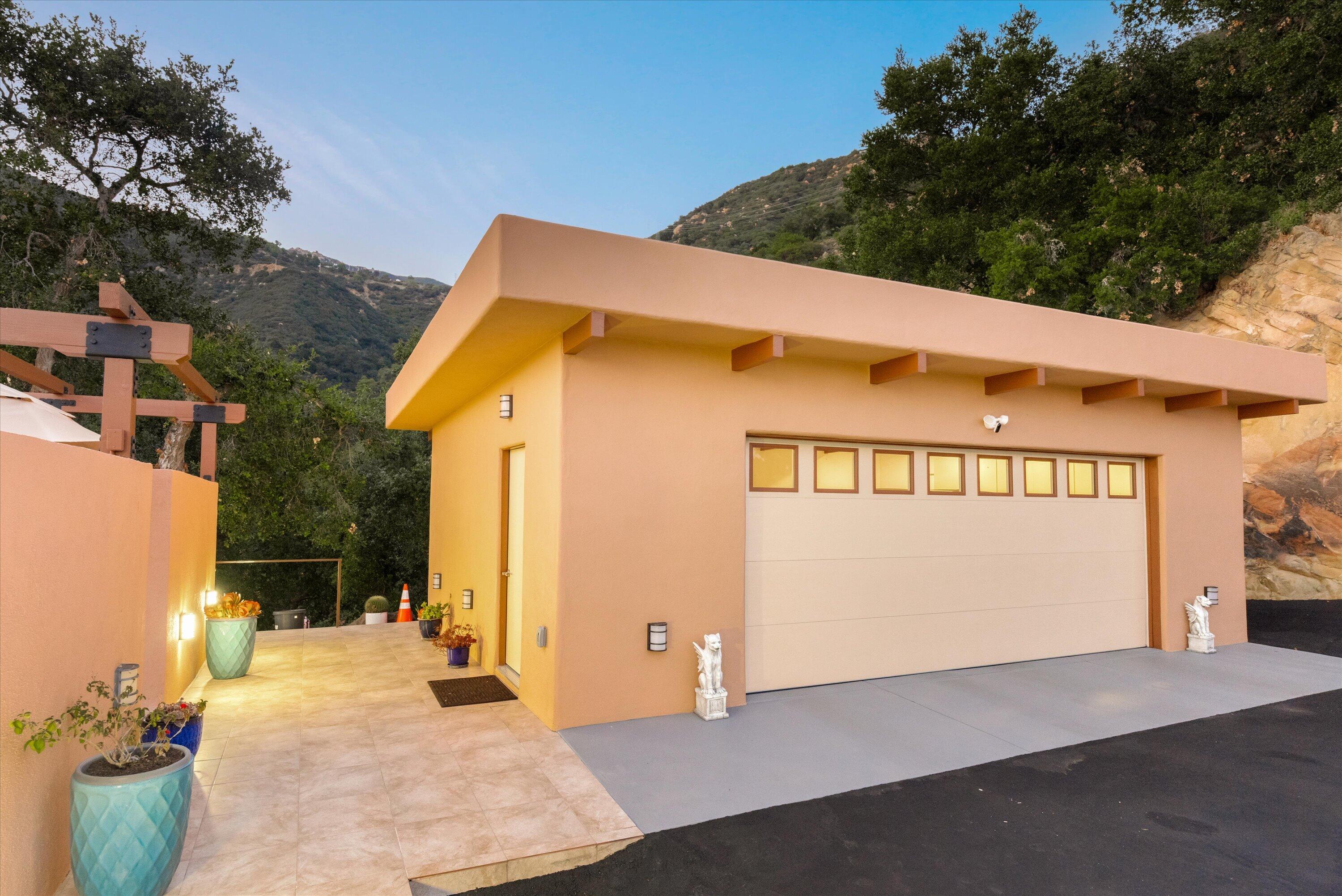 280 W Mountain Drive