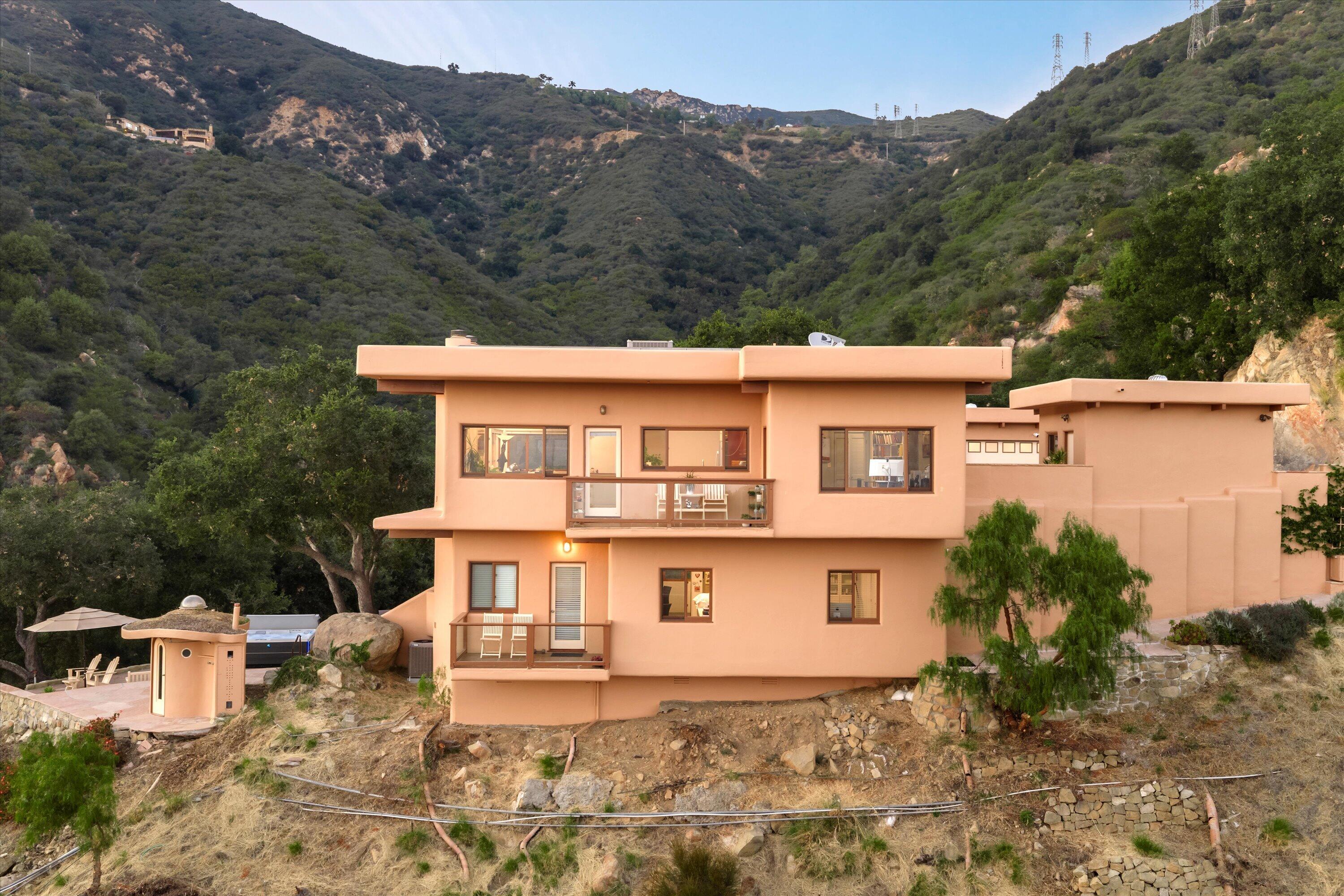 280 W Mountain Drive