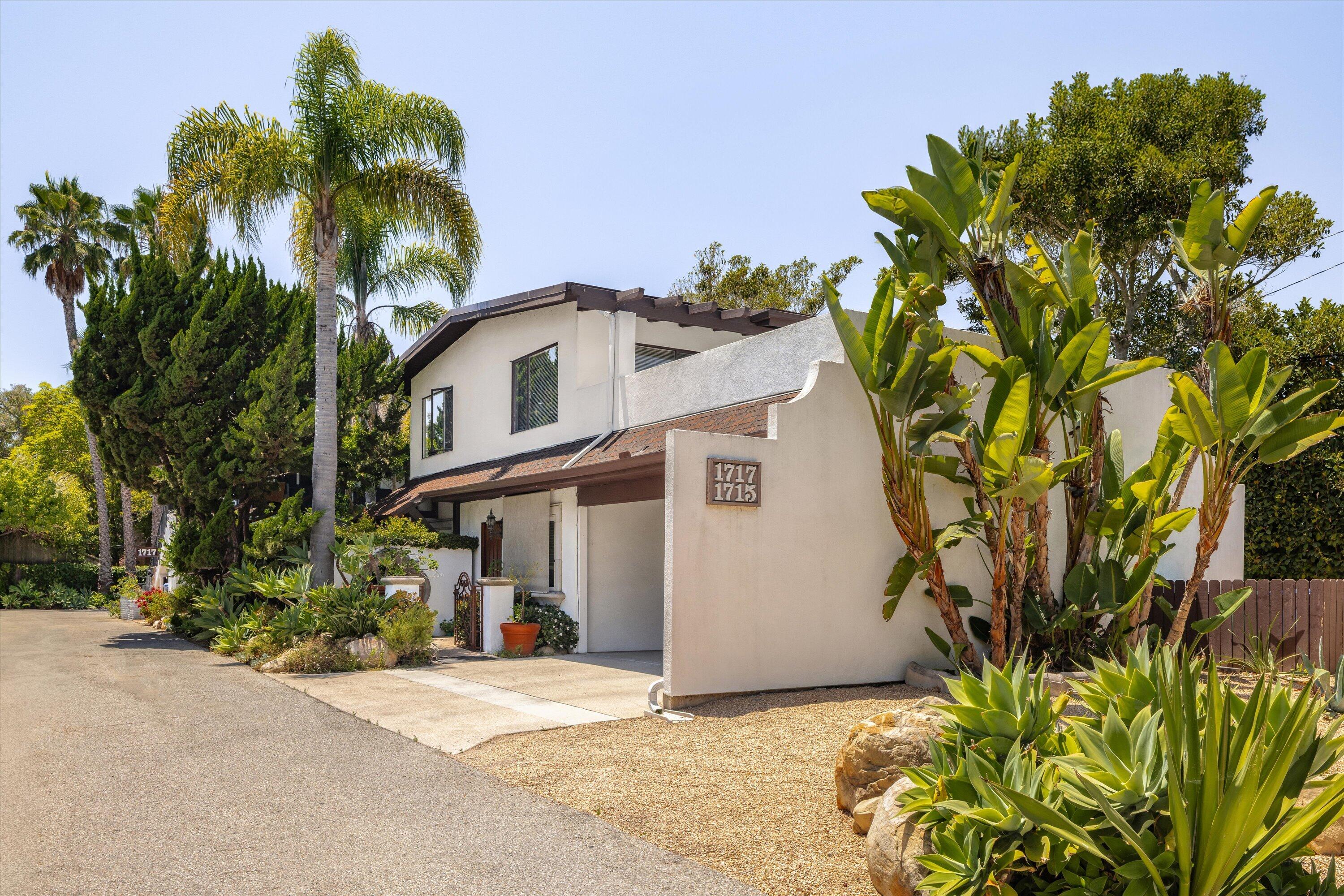 1715 De La Vina Street