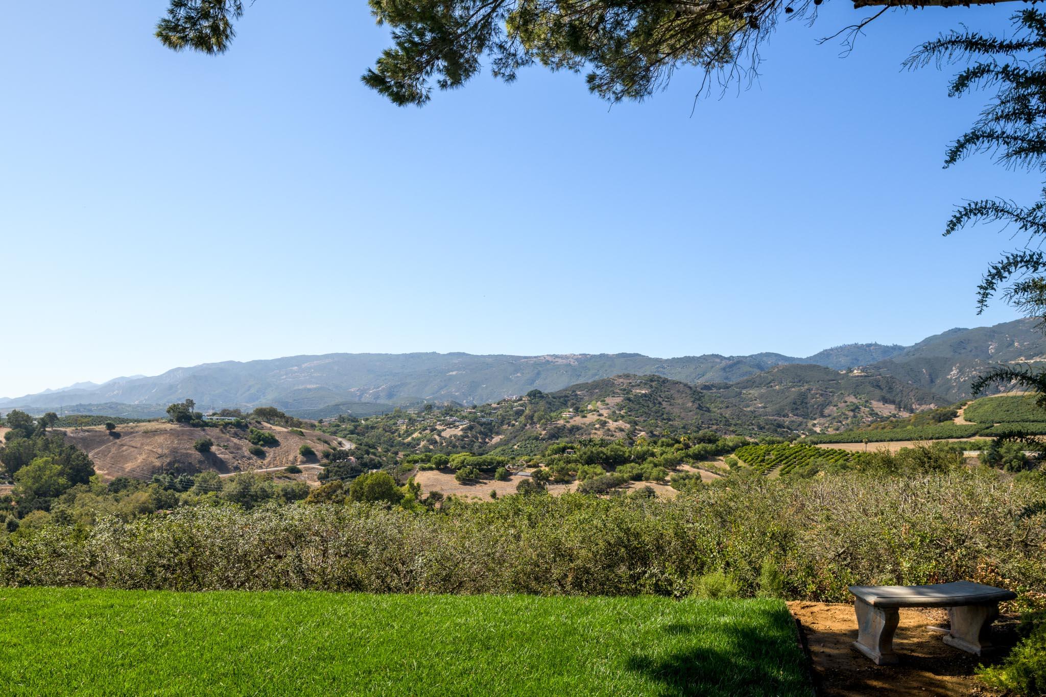1042 Via Los Padres