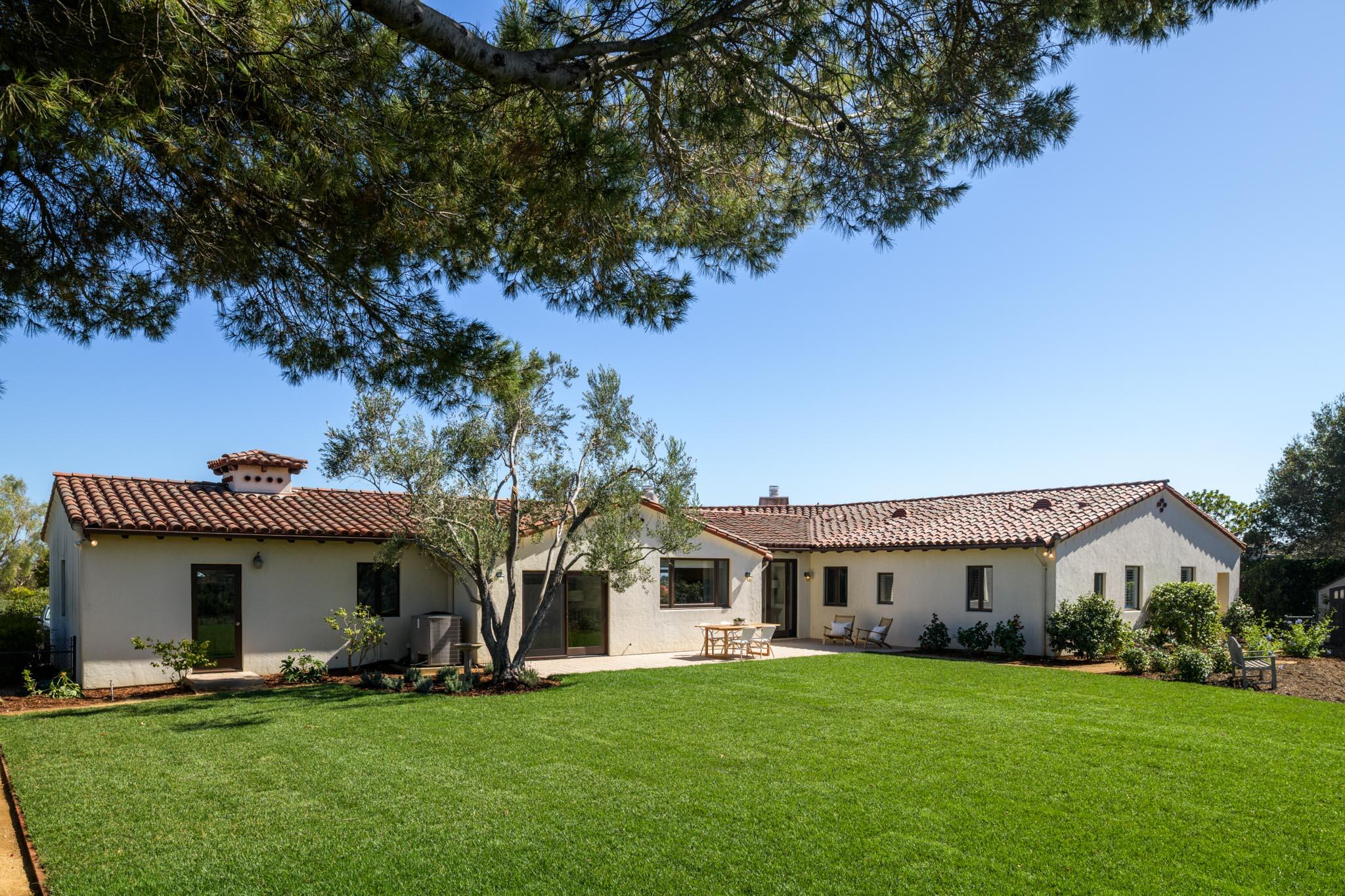 1042 Via Los Padres