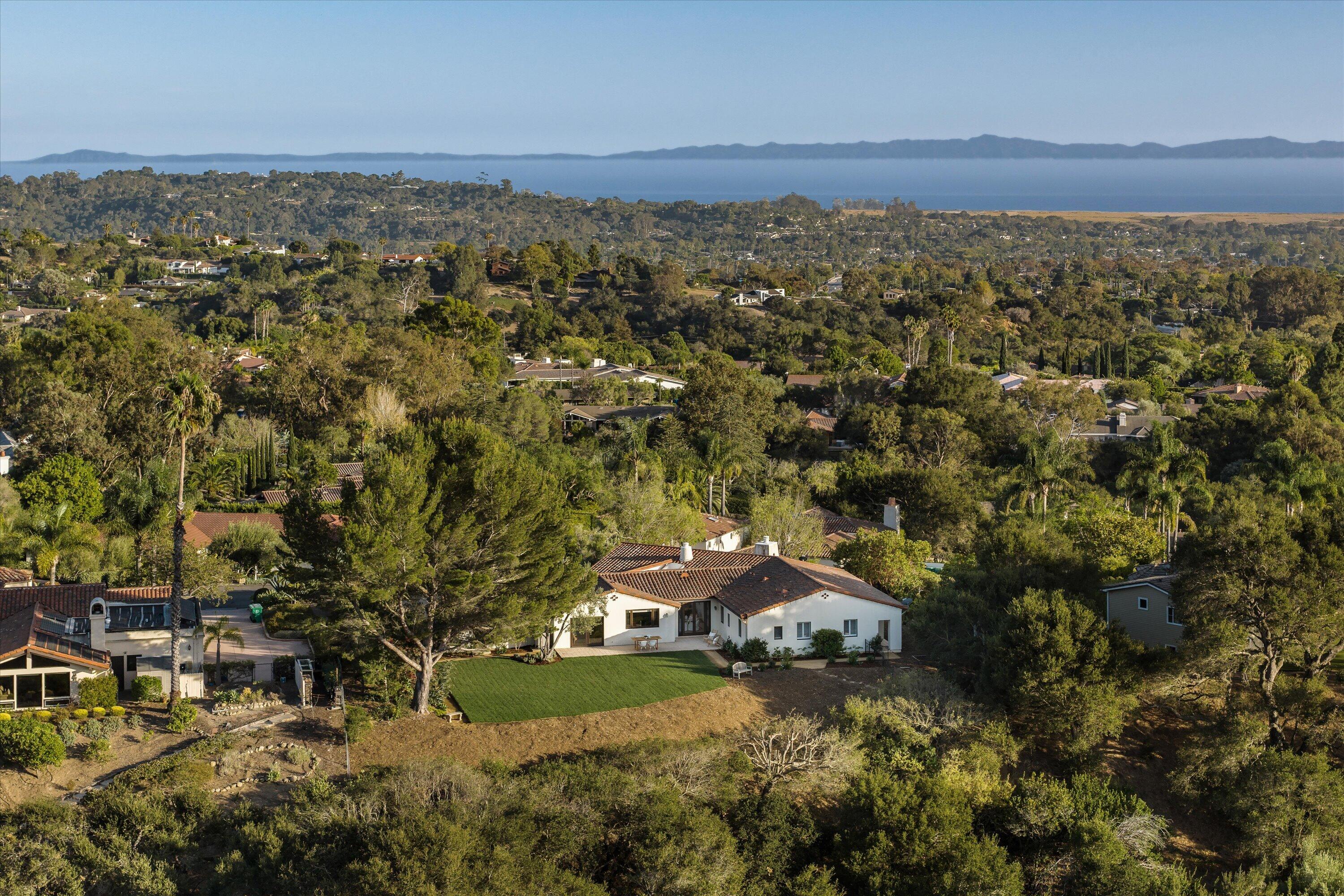 1042 Via Los Padres