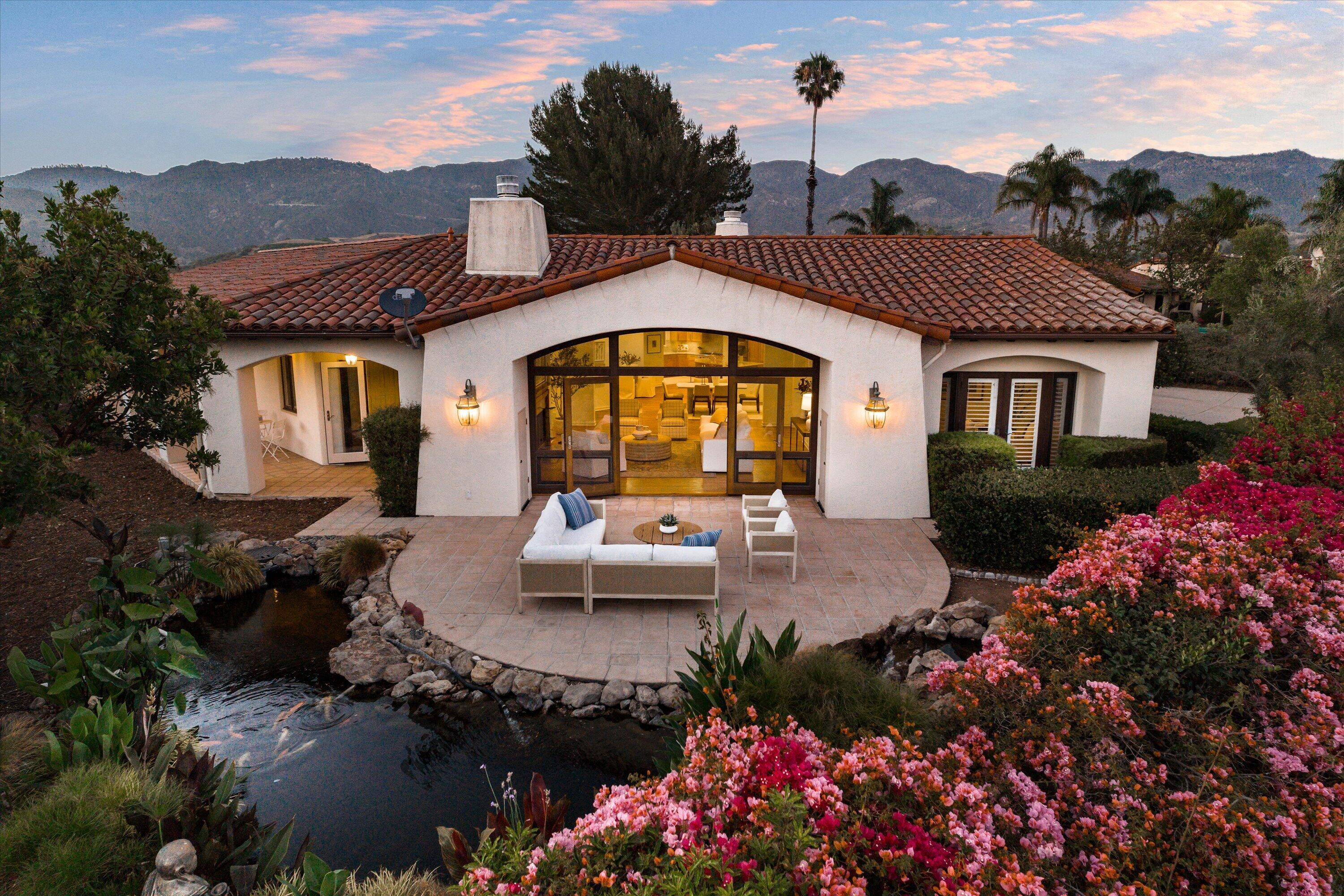 1042 Via Los Padres