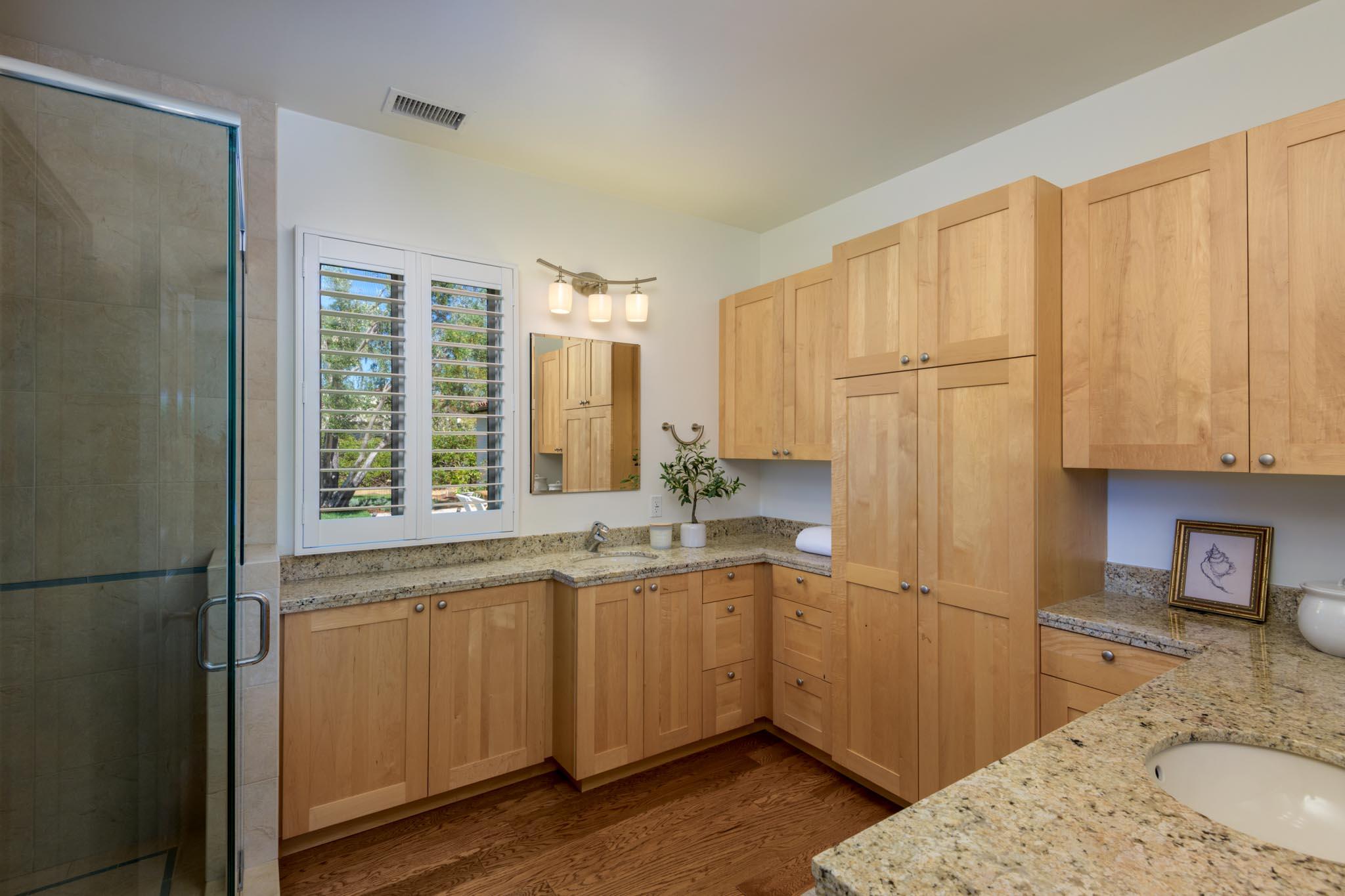 1042 Via Los Padres