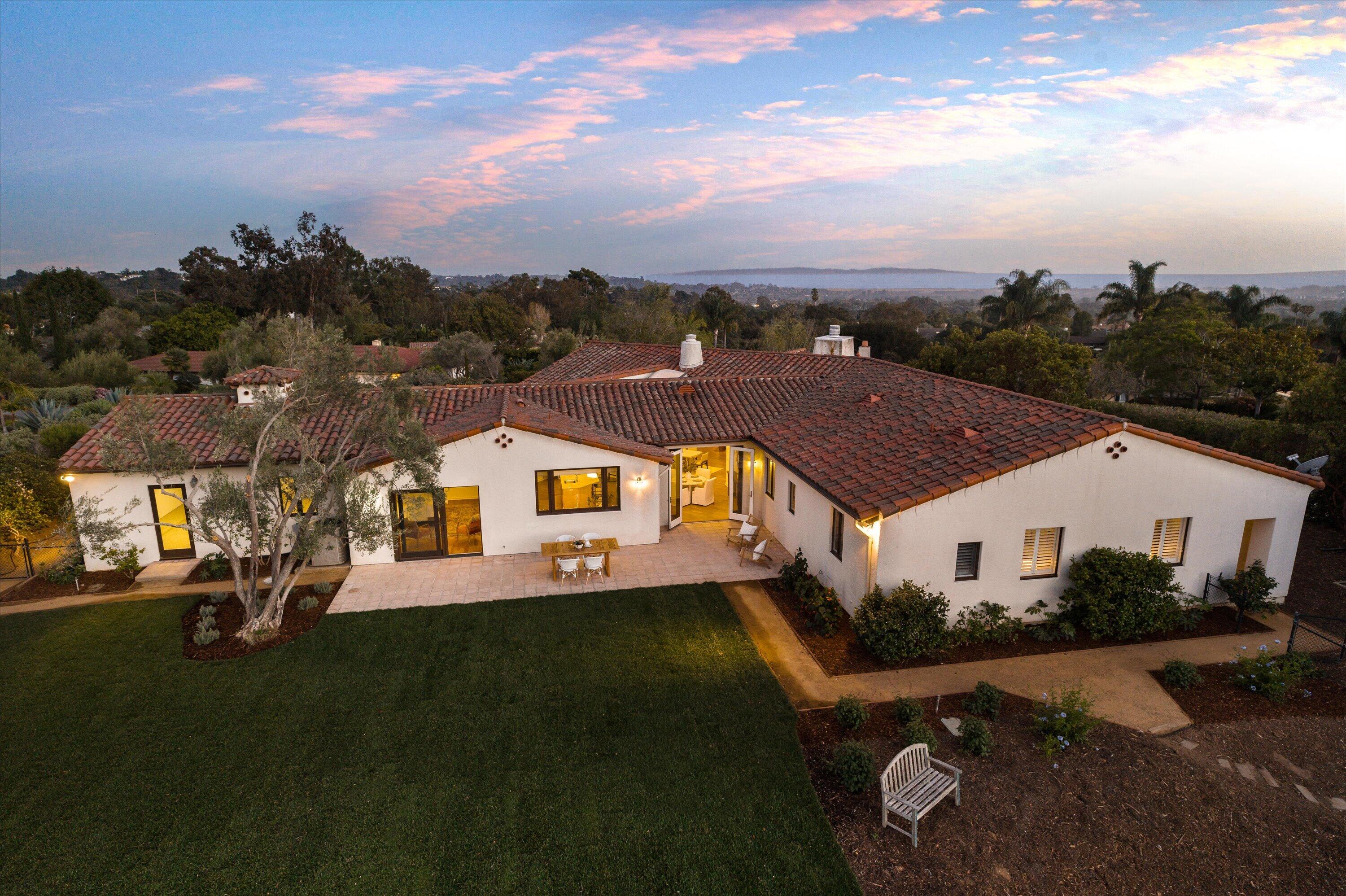 1042 Via Los Padres