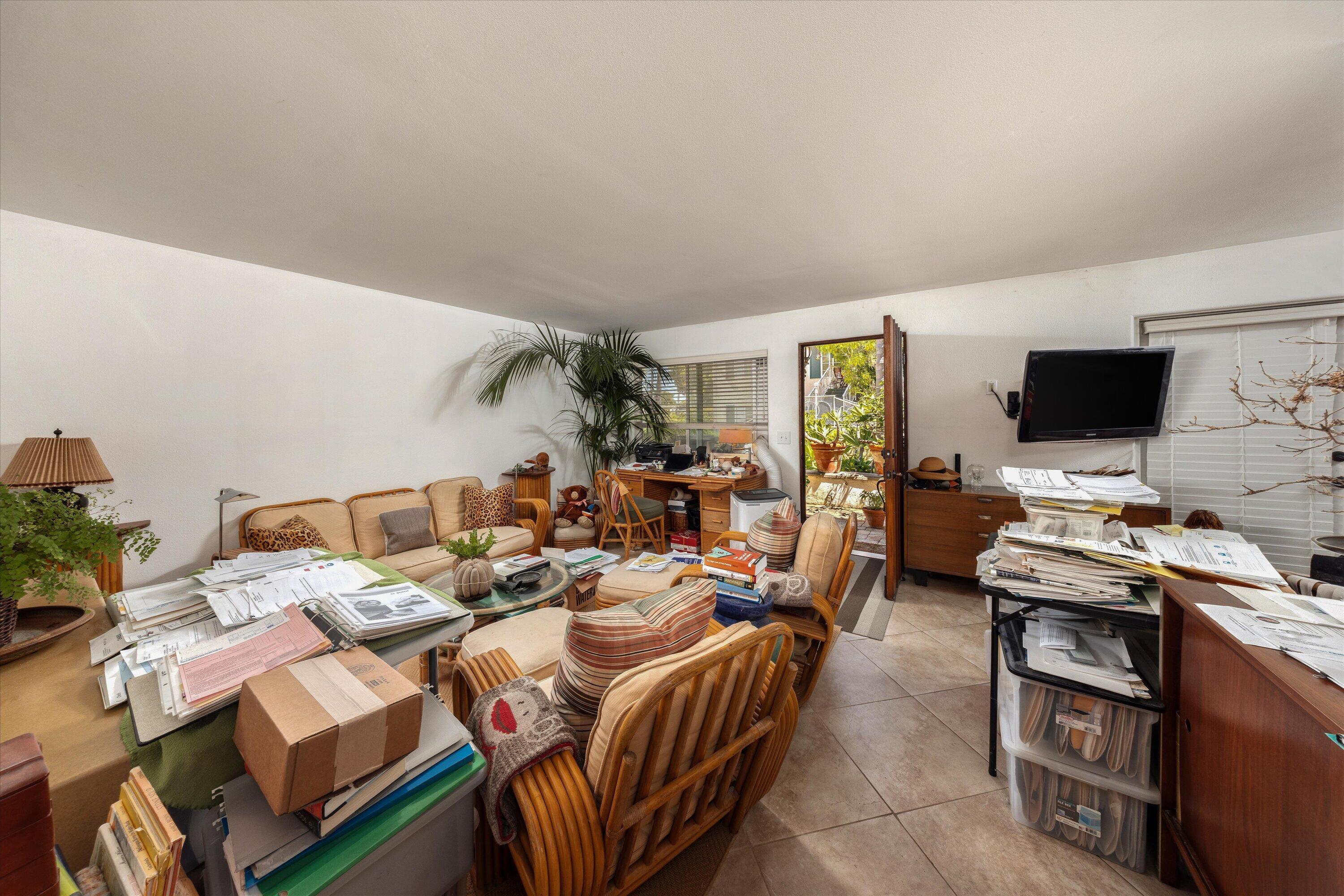 1715 De La Vina Street