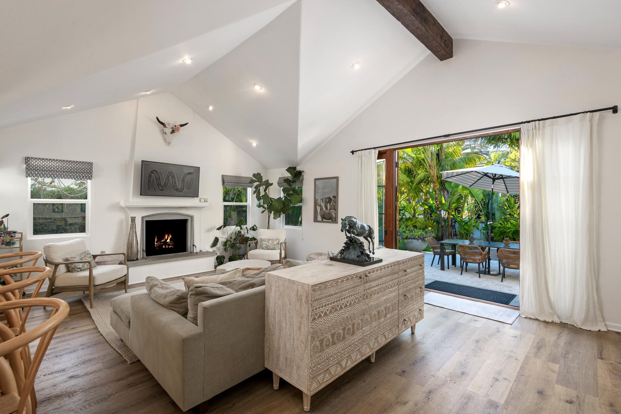 1109 Las Olas Avenue