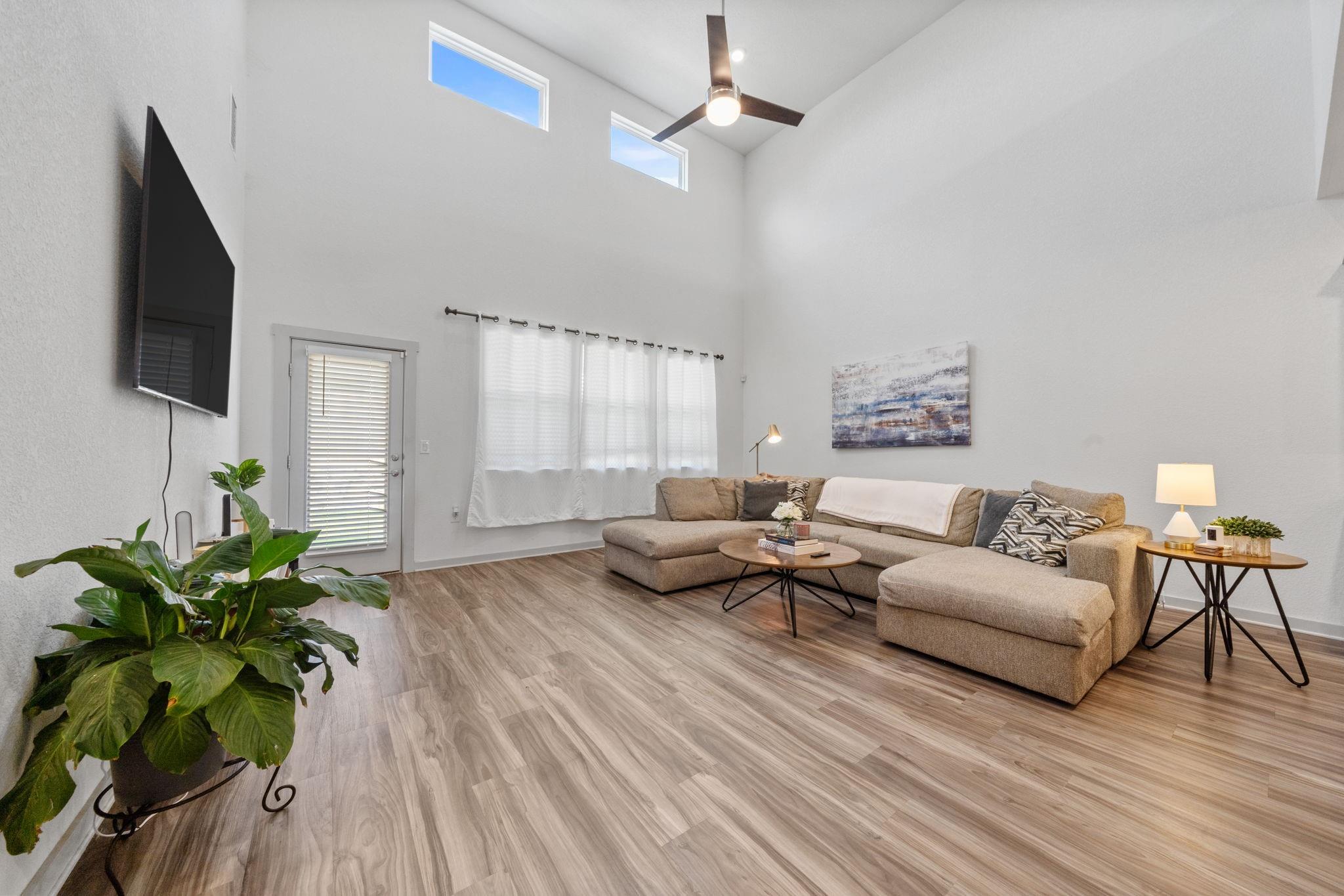 14008 Zuhause DR