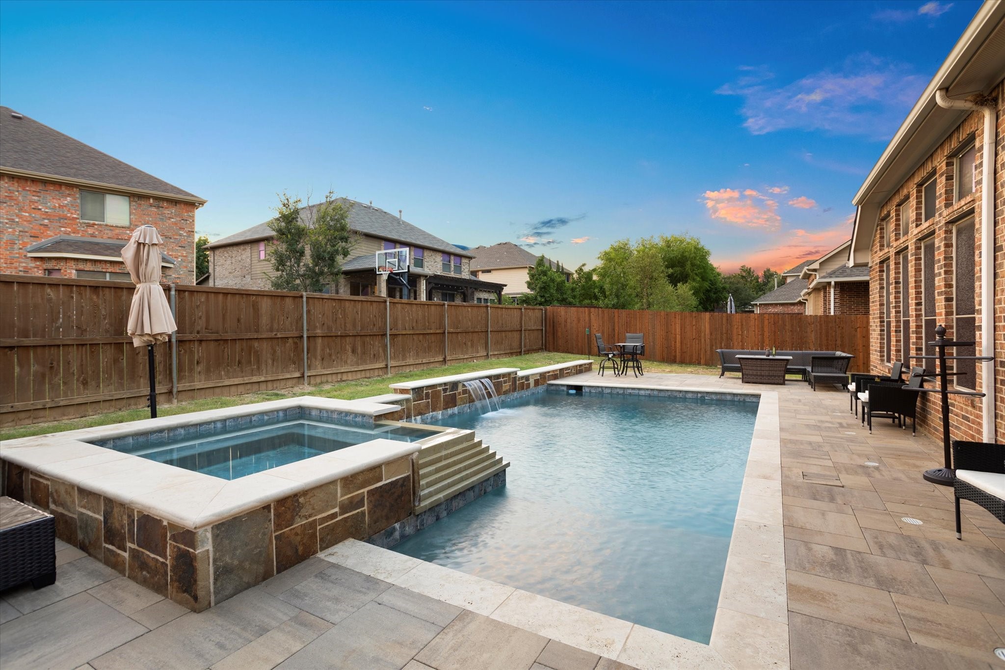 9733 Brewster Lane