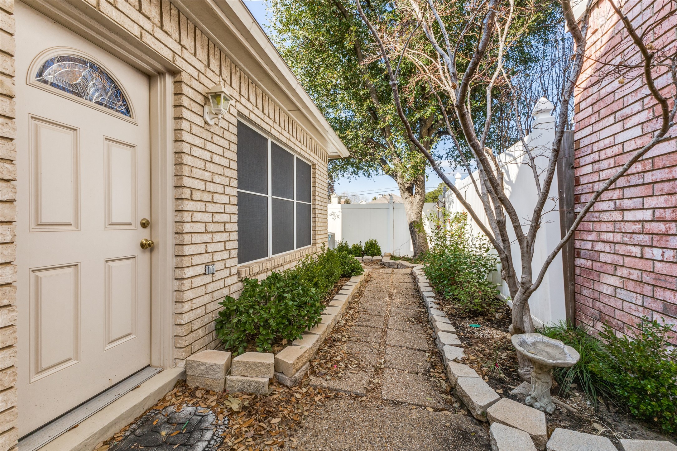4307 N Capistrano Drive